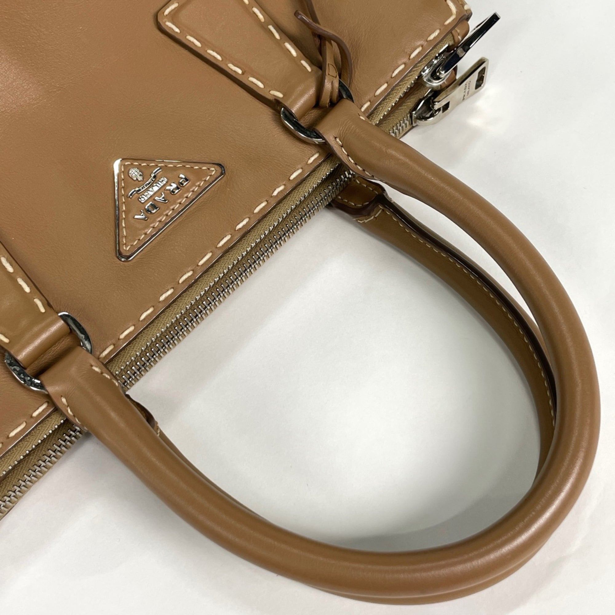 Prada Brown Leather Handbag (Pre-Owned)
