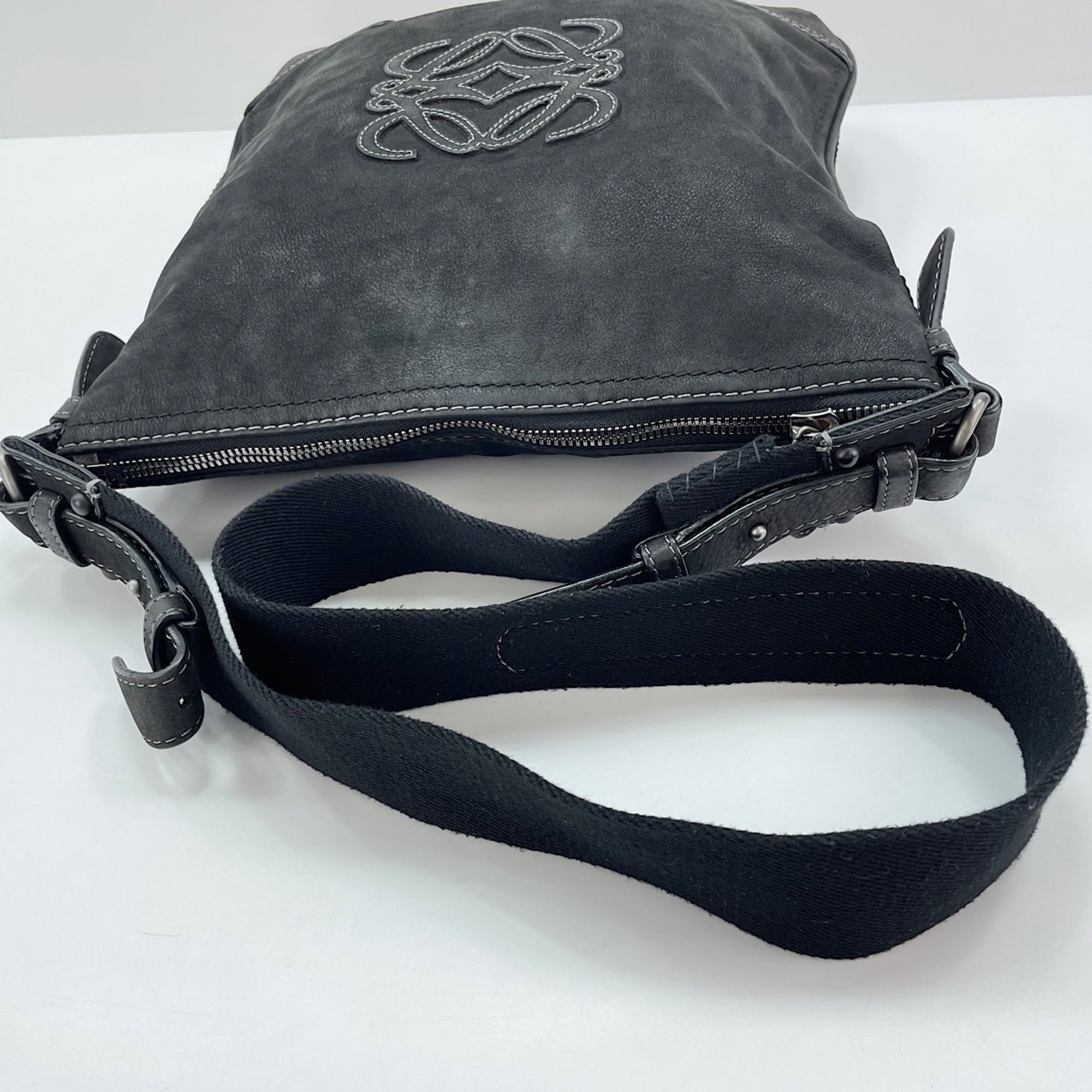 Loewe Black Shoulder Bag (Pre-Owned)