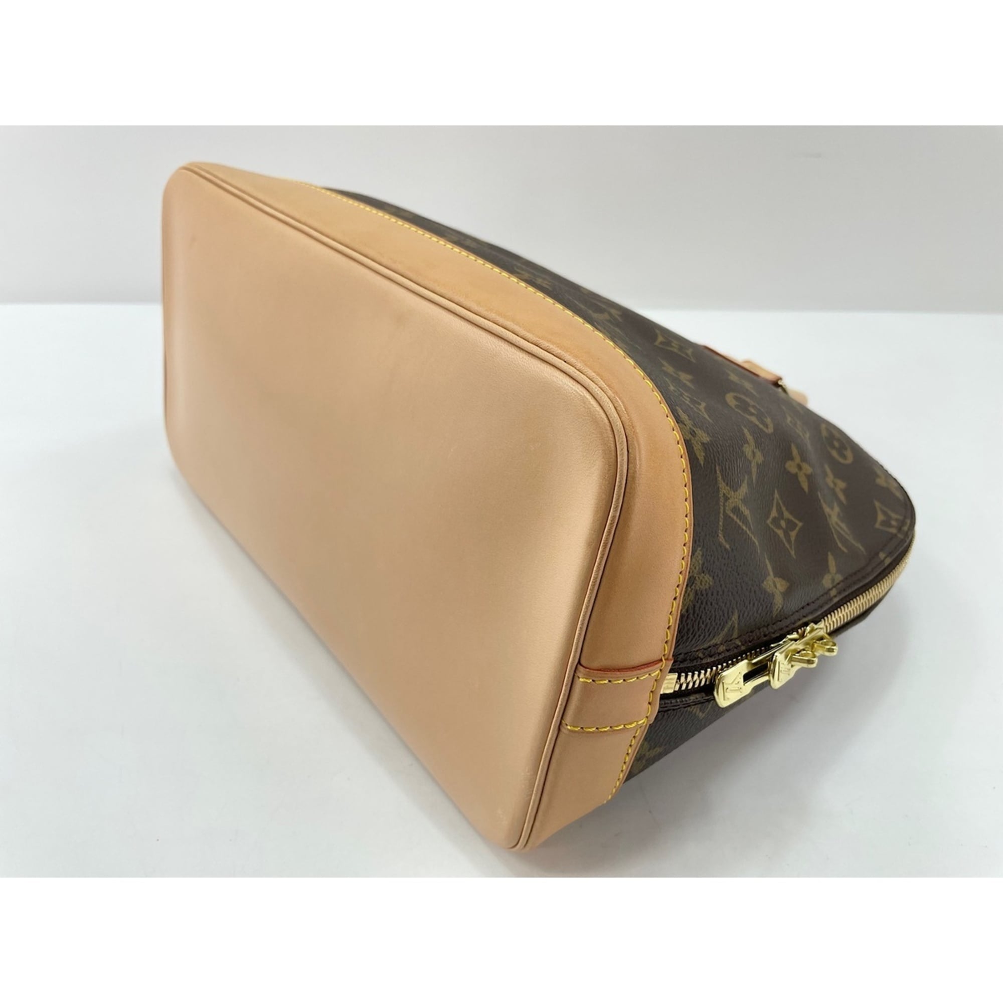 Louis Vuitton Brown Handbag (Pre-Owned)