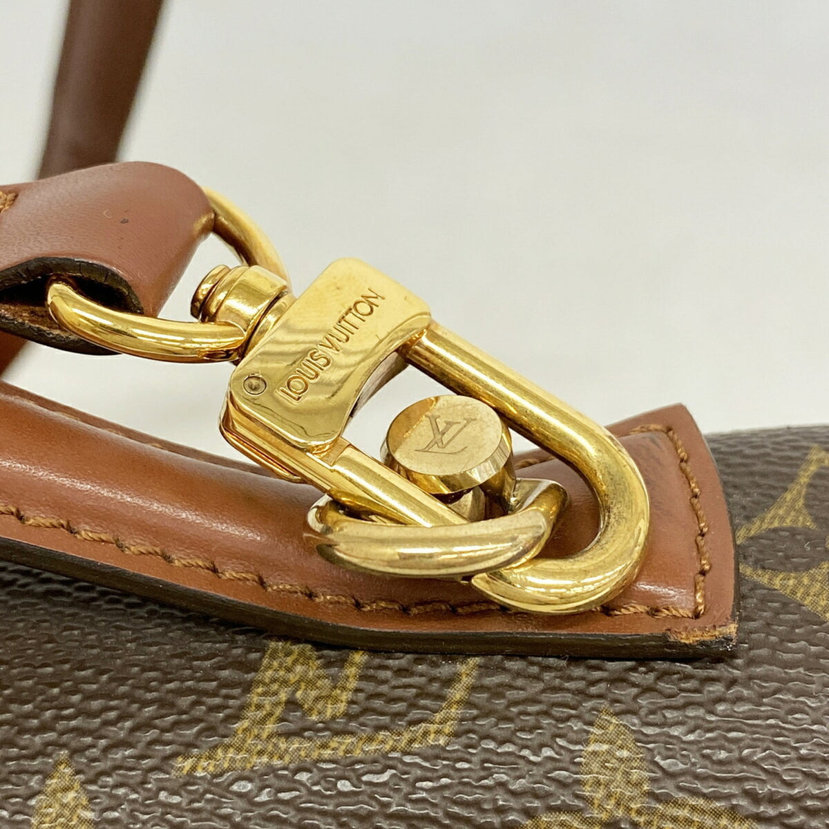 Louis Vuitton Brown Handbag (Pre-Owned)