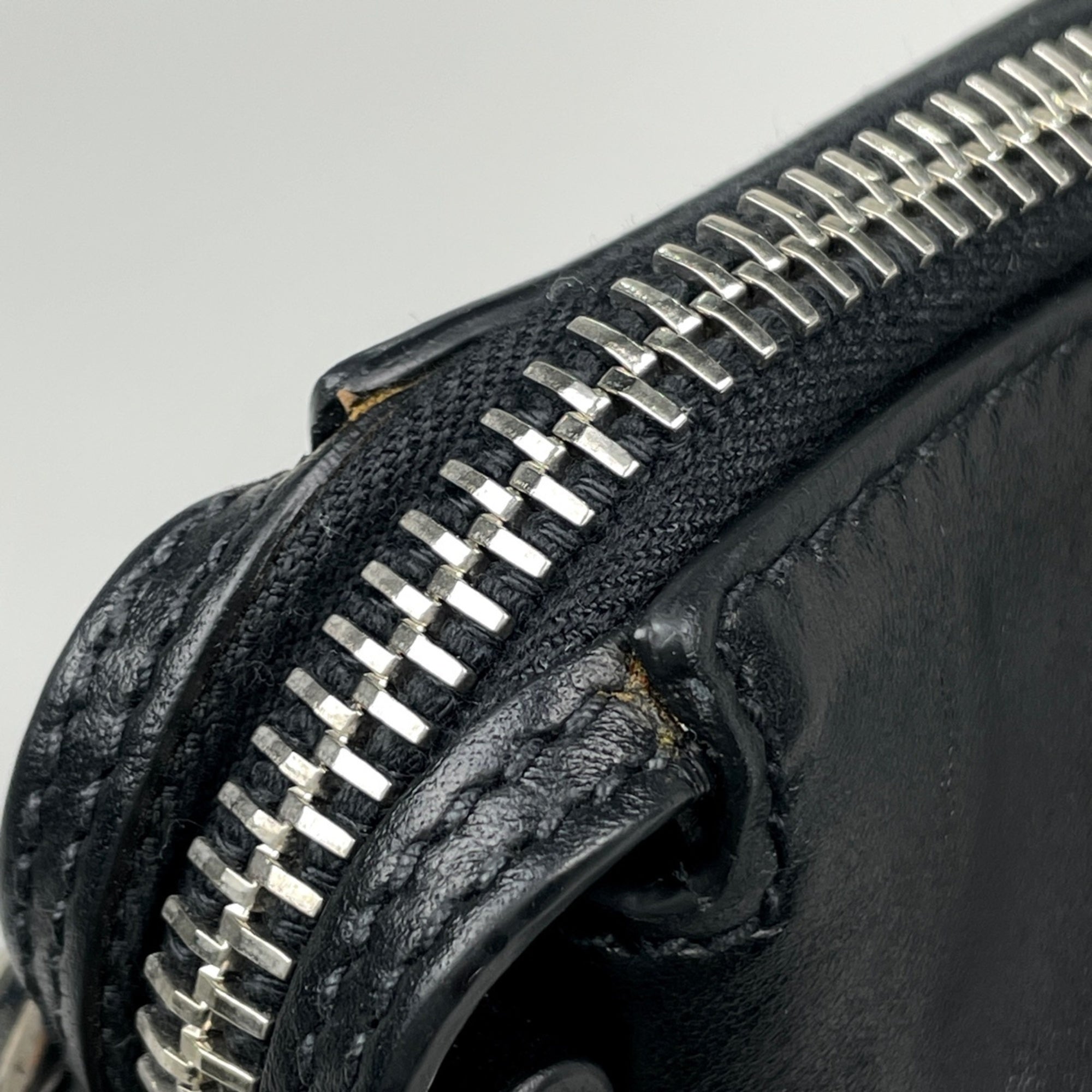 Prada Black Leather Shoulder Bag (Pre-Owned)