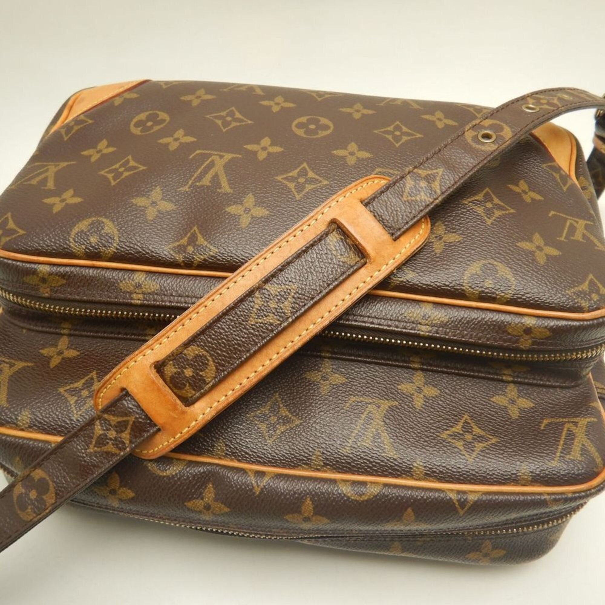 Louis Vuitton Monogram Brown Monogram Shoulder Bag (Pre-Owned)