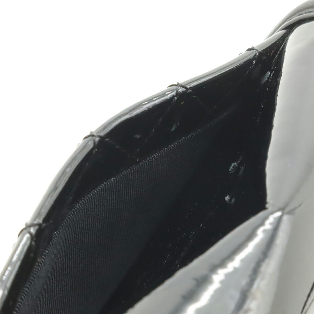 Chanel Black White Plastic Patent Leather Leather Pochette Shoulder Bag (Pre-Owned)