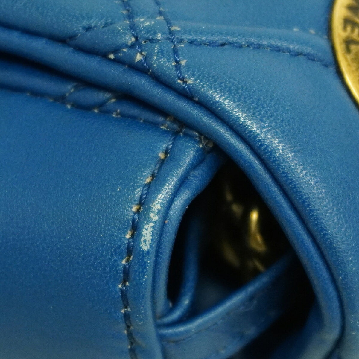 Chanel Blue Leather Shoulder Bag (Pre-Owned)