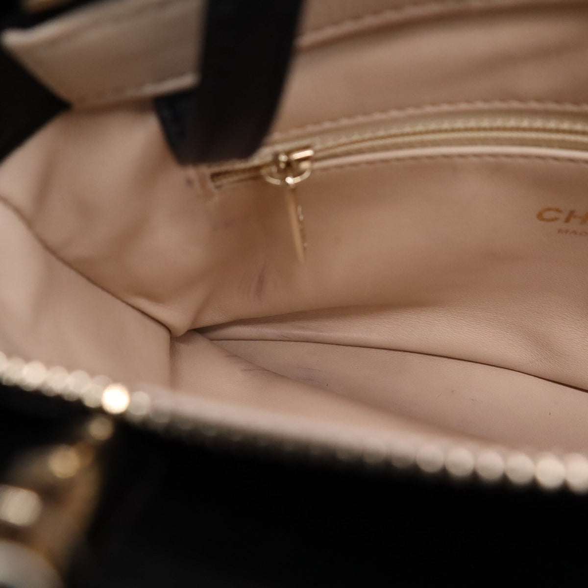 Chanel Matelasse Black Leather Handbag (Pre-Owned)