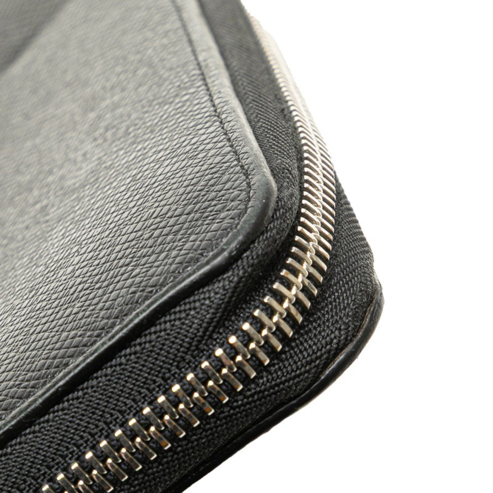 Louis Vuitton Taiga Black Noir Leather Coin Purse/Coin Case (Pre-Owned)