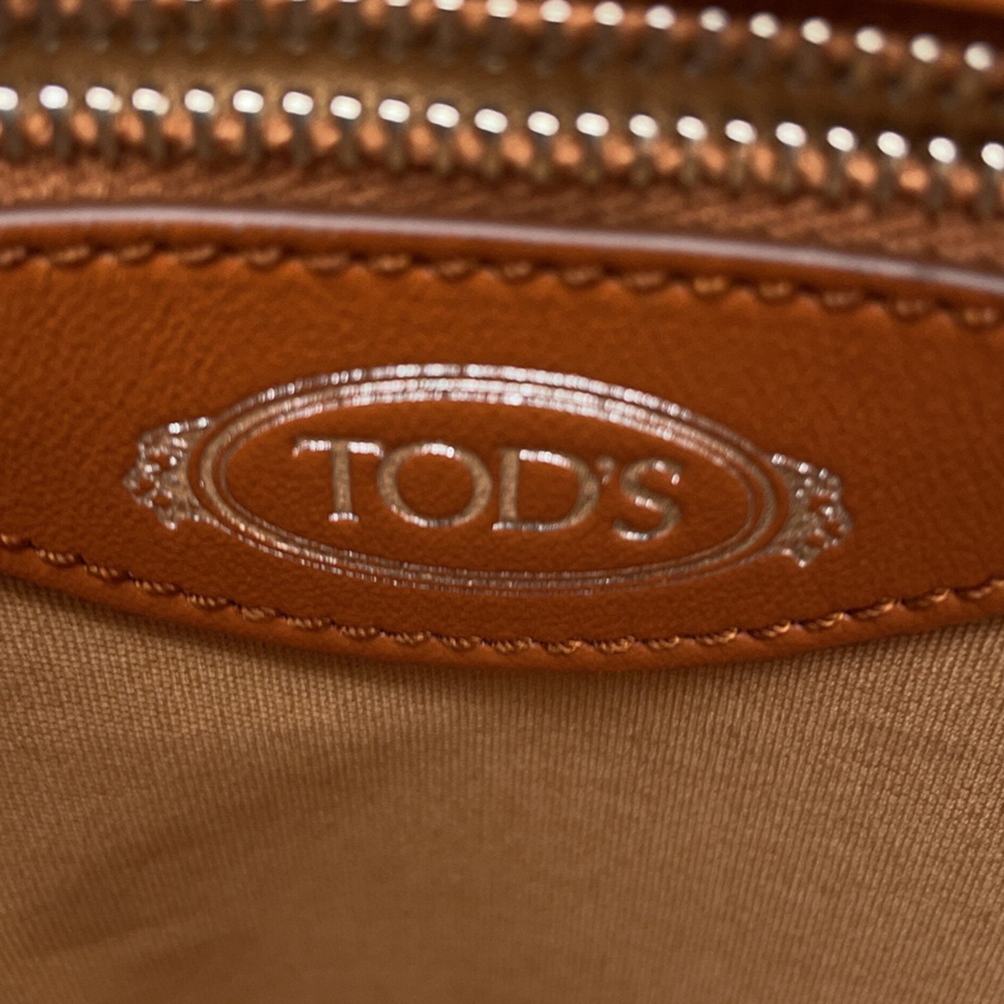 Tod's Brown Patent Leather Tote Bag (Pre-Owned)