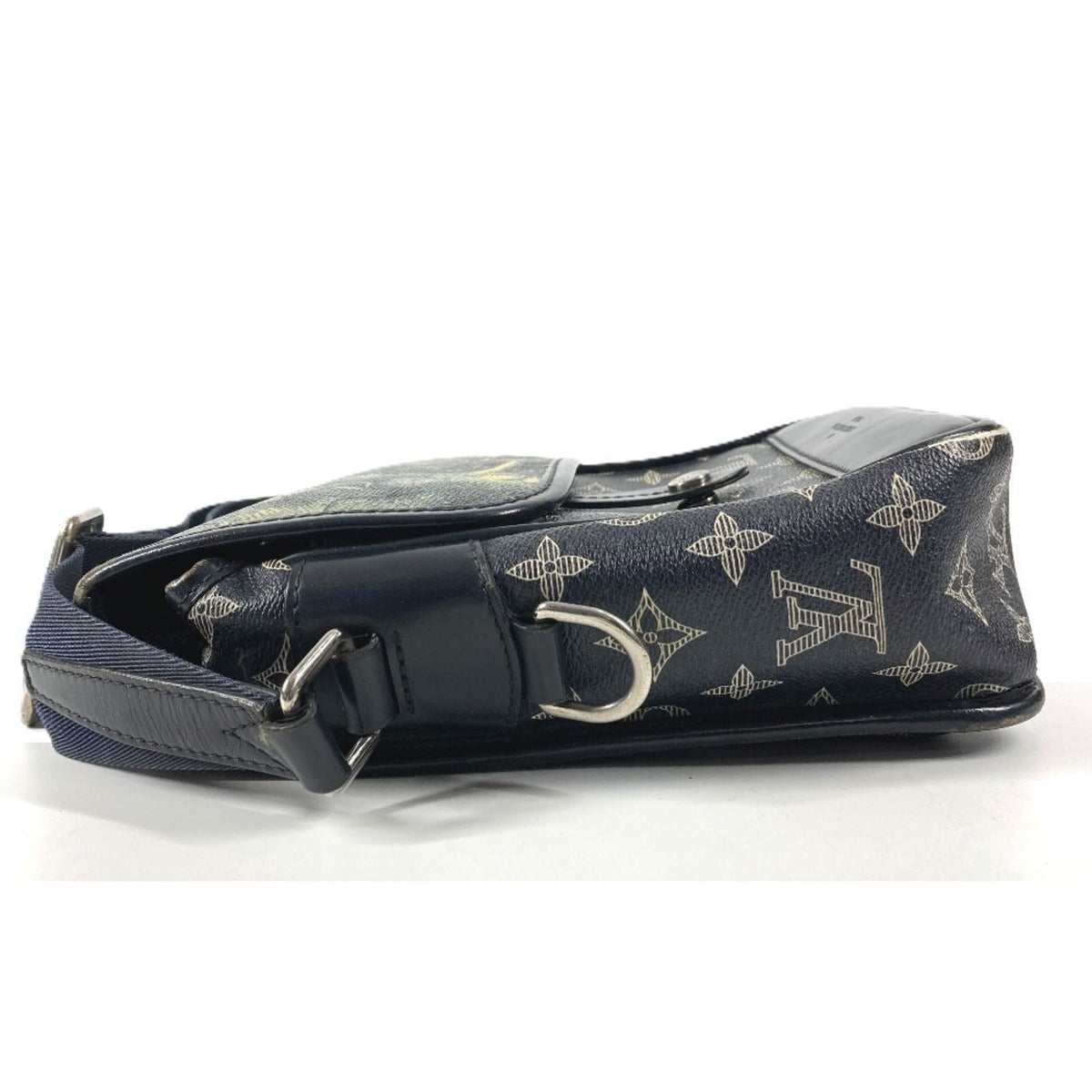 Louis Vuitton Monogram Savane Navy Pochette Shoulder Bag (Pre-Owned)