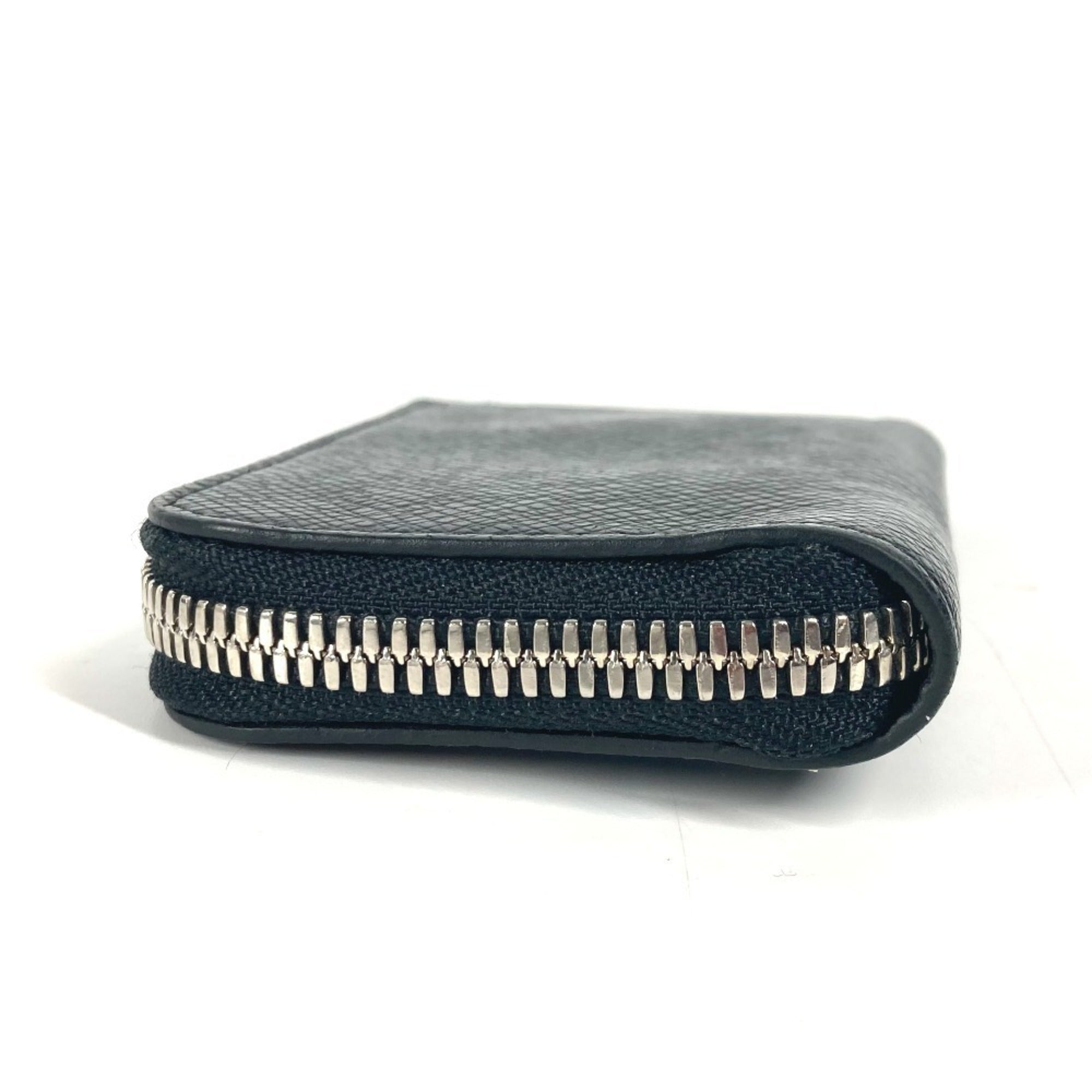 Louis Vuitton Black Taiga Leather Coin Purse/Coin Case (Pre-Owned)