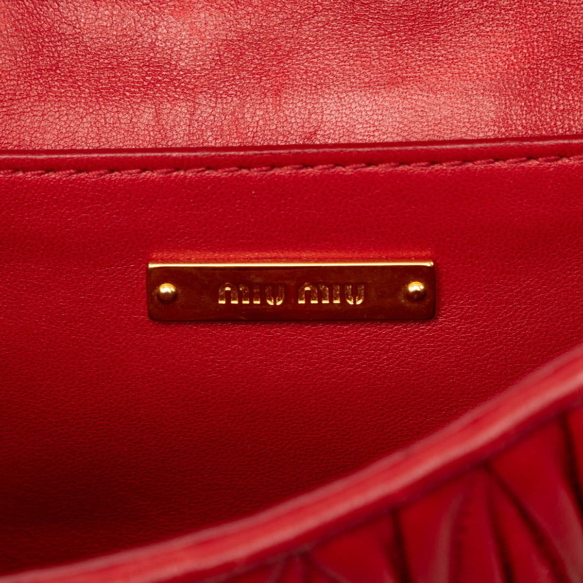 Miu Miu Matelasse Red Color Leather Shoulder Bag (Pre-Owned)