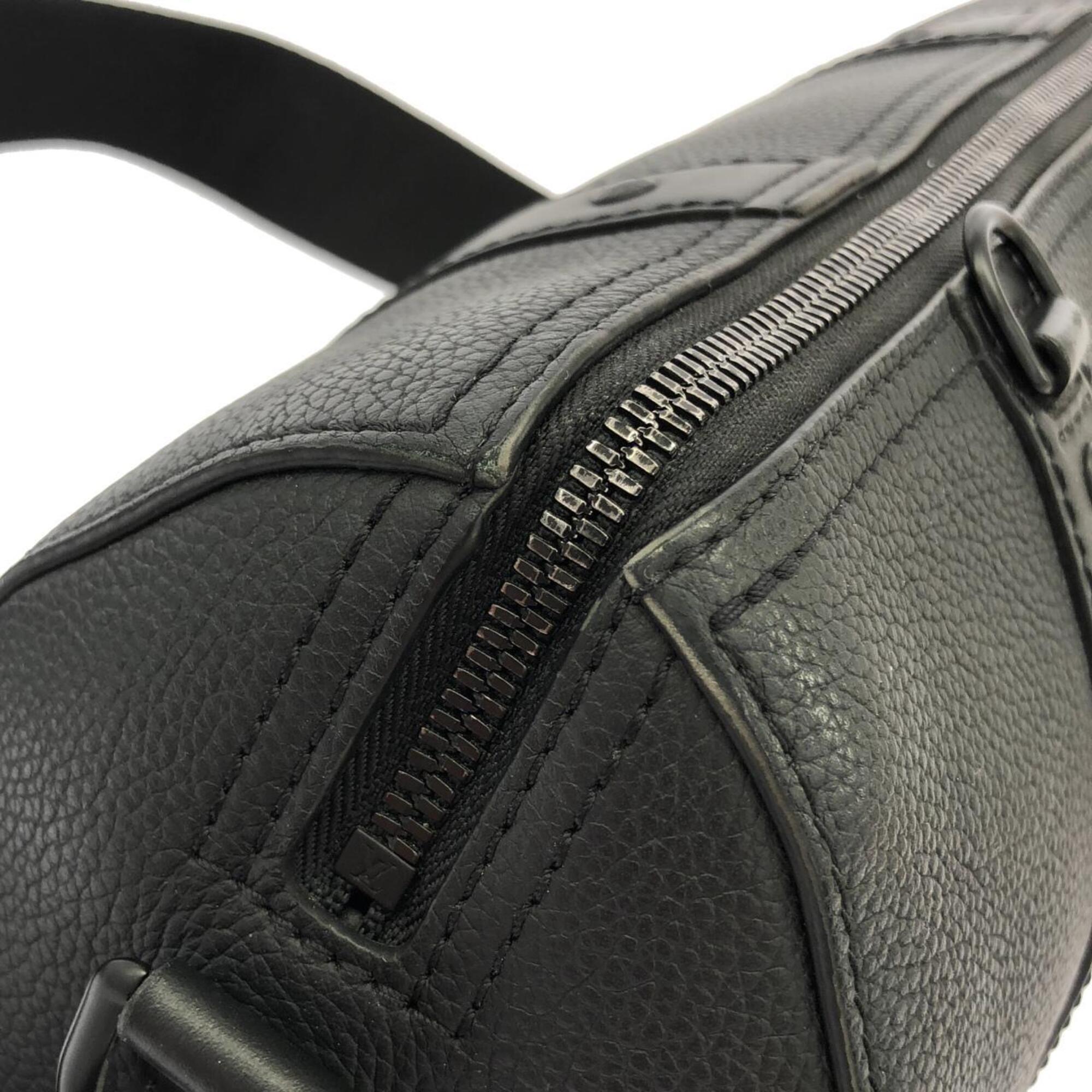 Louis Vuitton Black Leather Shoulder Bag (Pre-Owned)