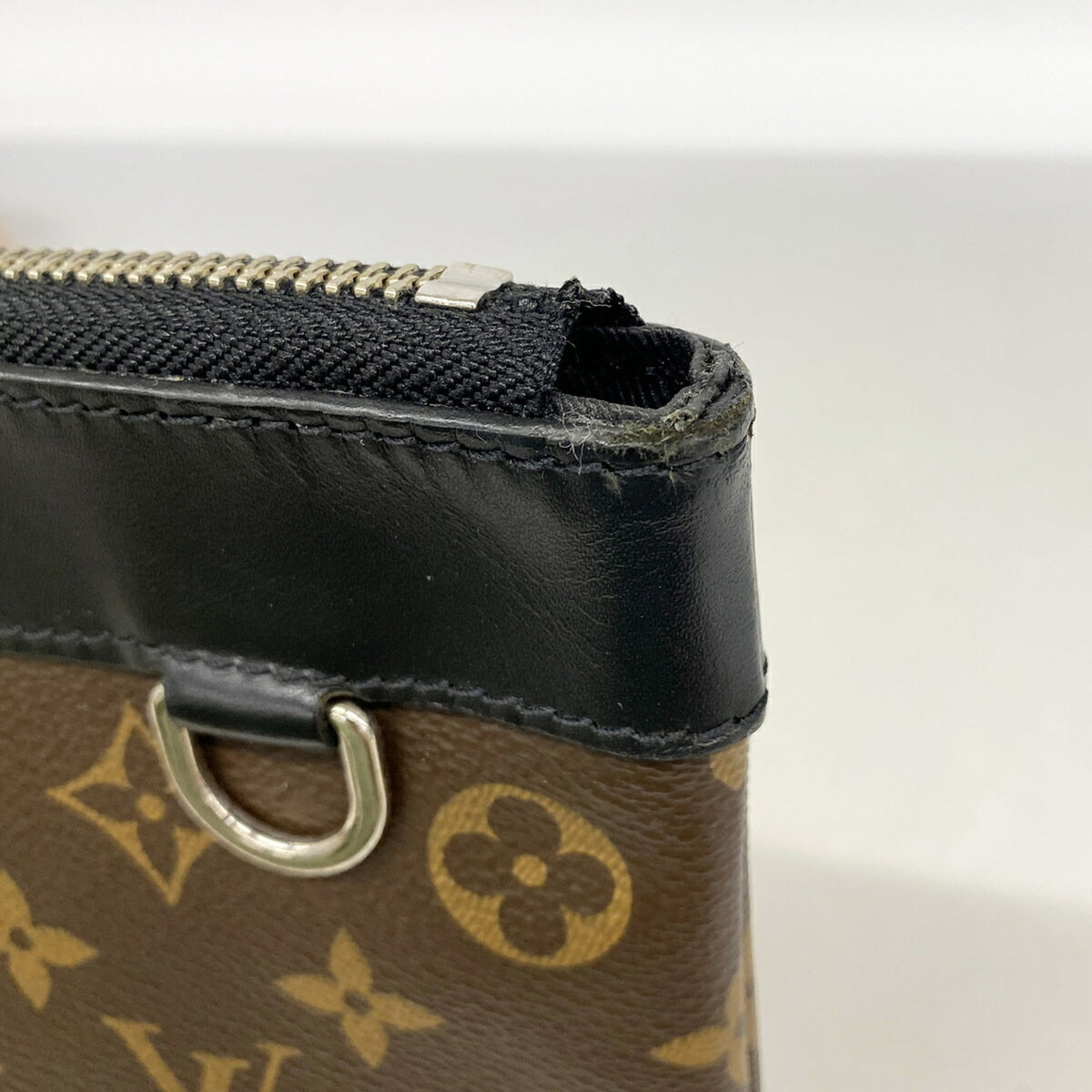 Louis Vuitton Black Brown Clutch Bag (Pre-Owned)