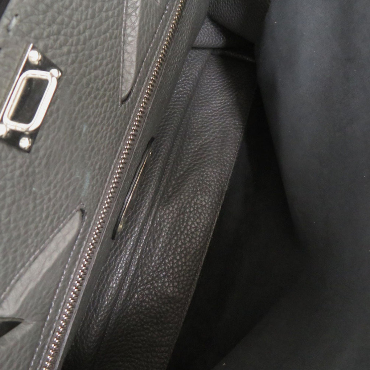 Fendi Gray Leather Handbag (Pre-Owned)