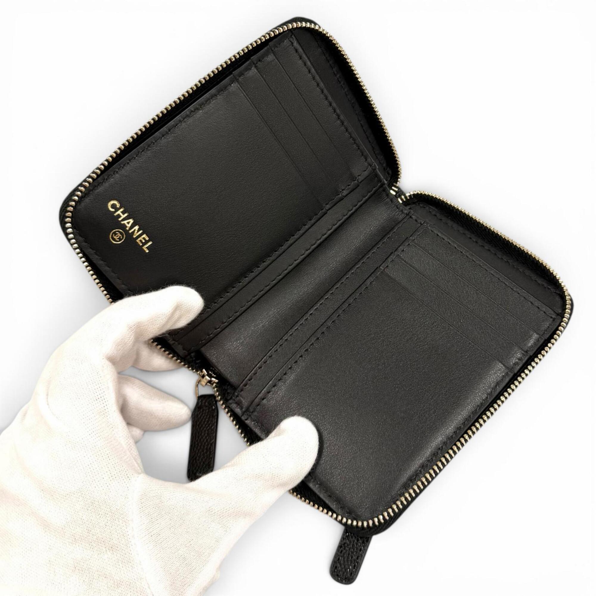 Chanel Black Grained Calfskin Wallet (Bi-Fold) (Pre-Owned)