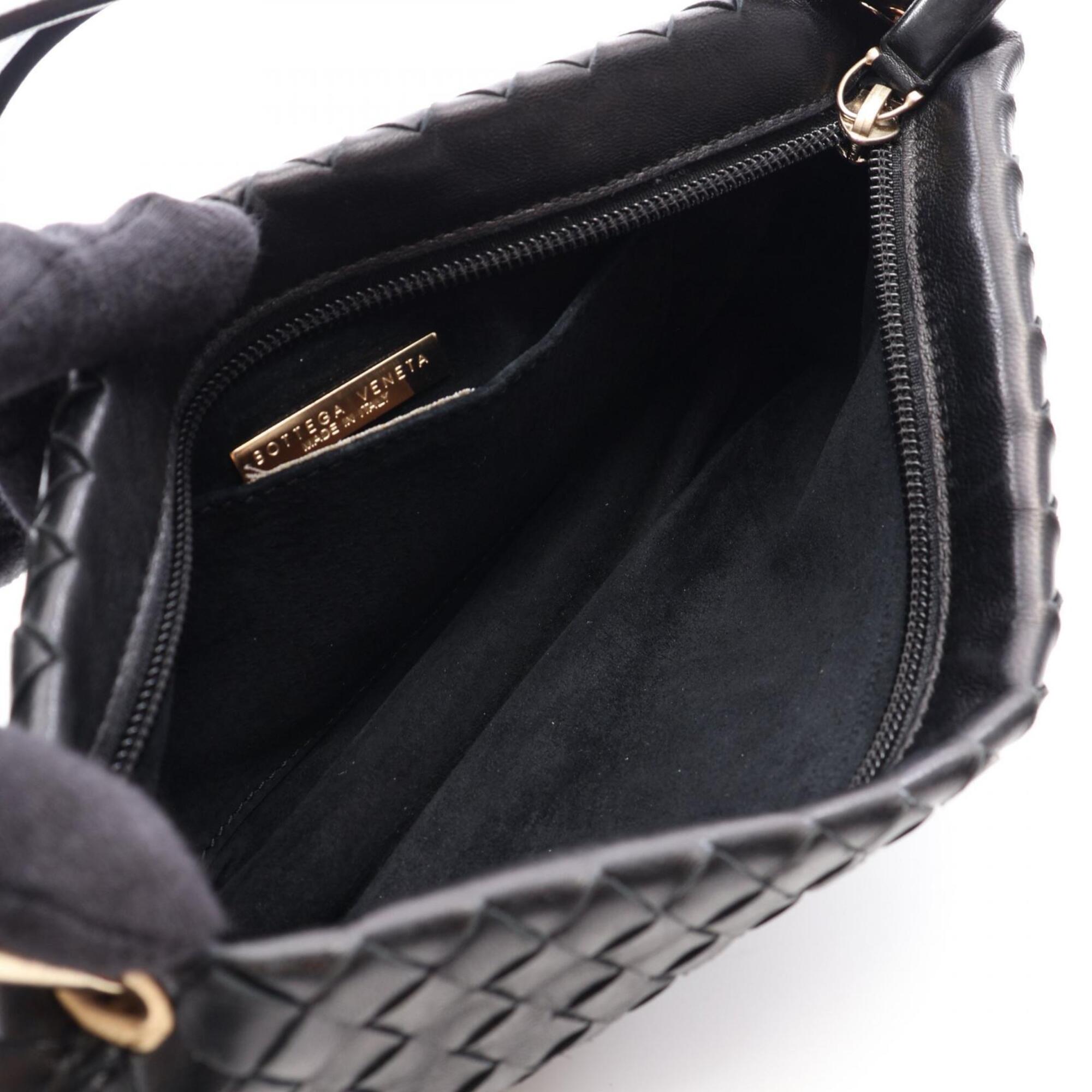 Bottega Veneta Black Intrecciato Handbag (Pre-Owned)