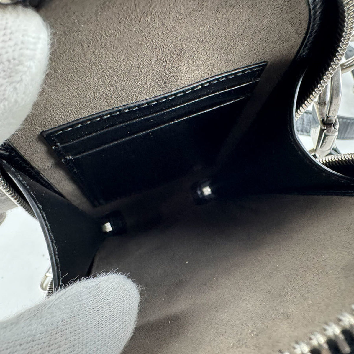 Gucci Black Gg Supreme Pouch Shoulder Bag (Pre-Owned)