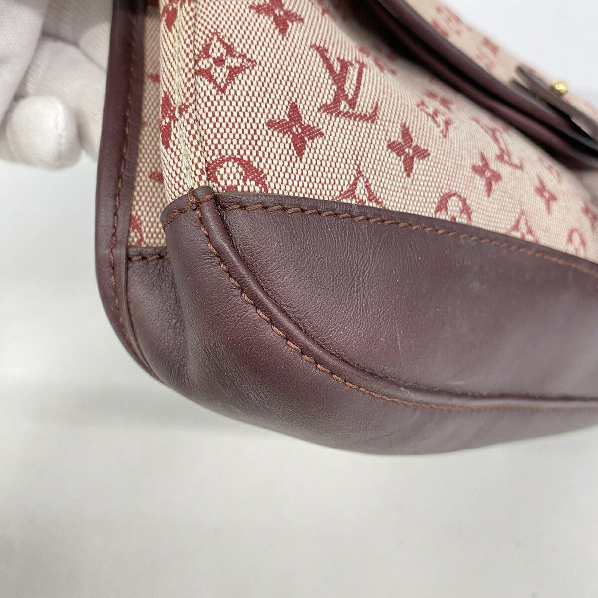 Louis Vuitton Cerise Shoulder Bag (Pre-Owned)