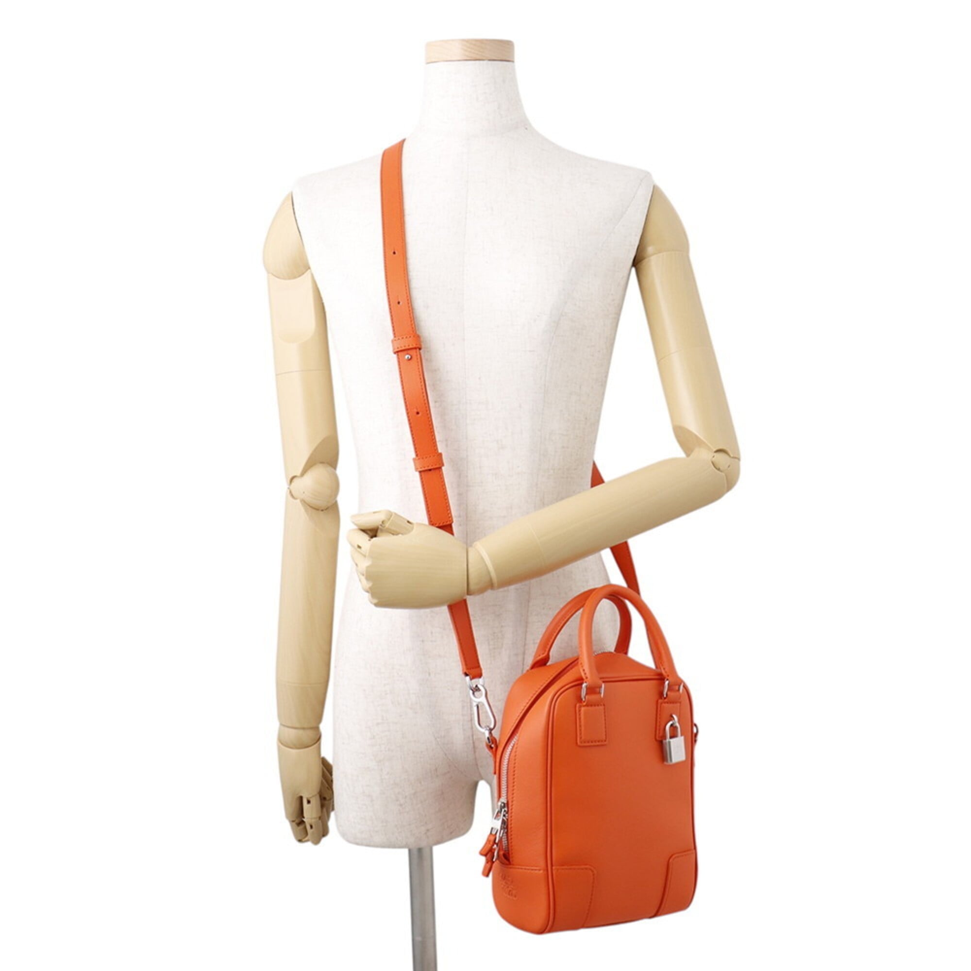 Loewe Amazona Orange Leather Handbag (Pre-Owned)