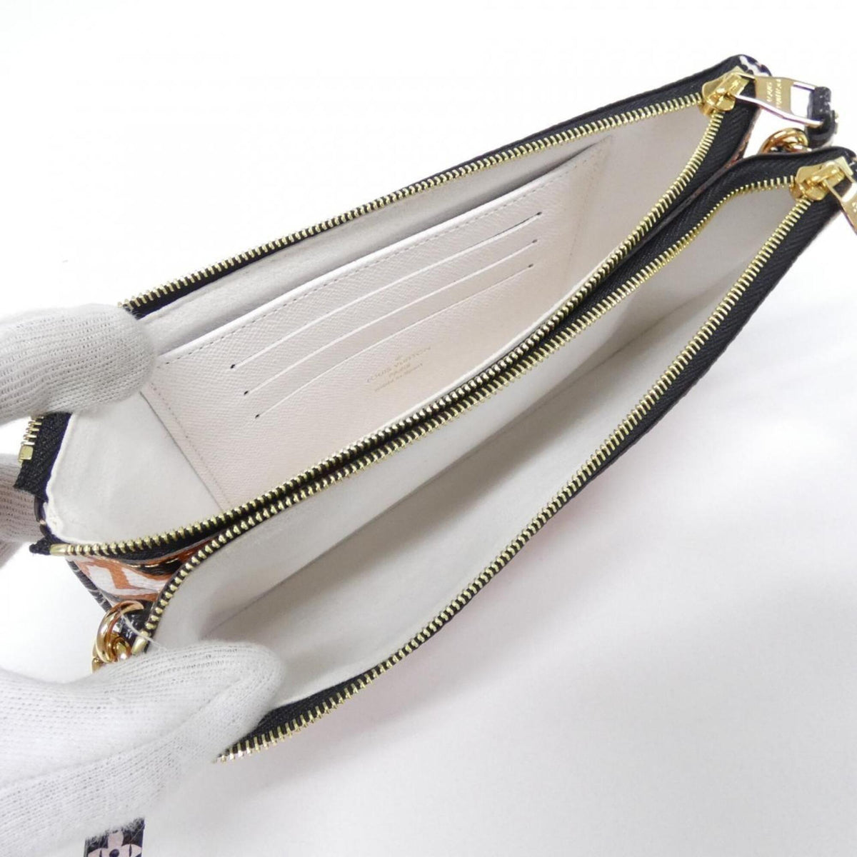 Louis Vuitton Caramel Cream Leather Pochette Shoulder Bag (Pre-Owned)