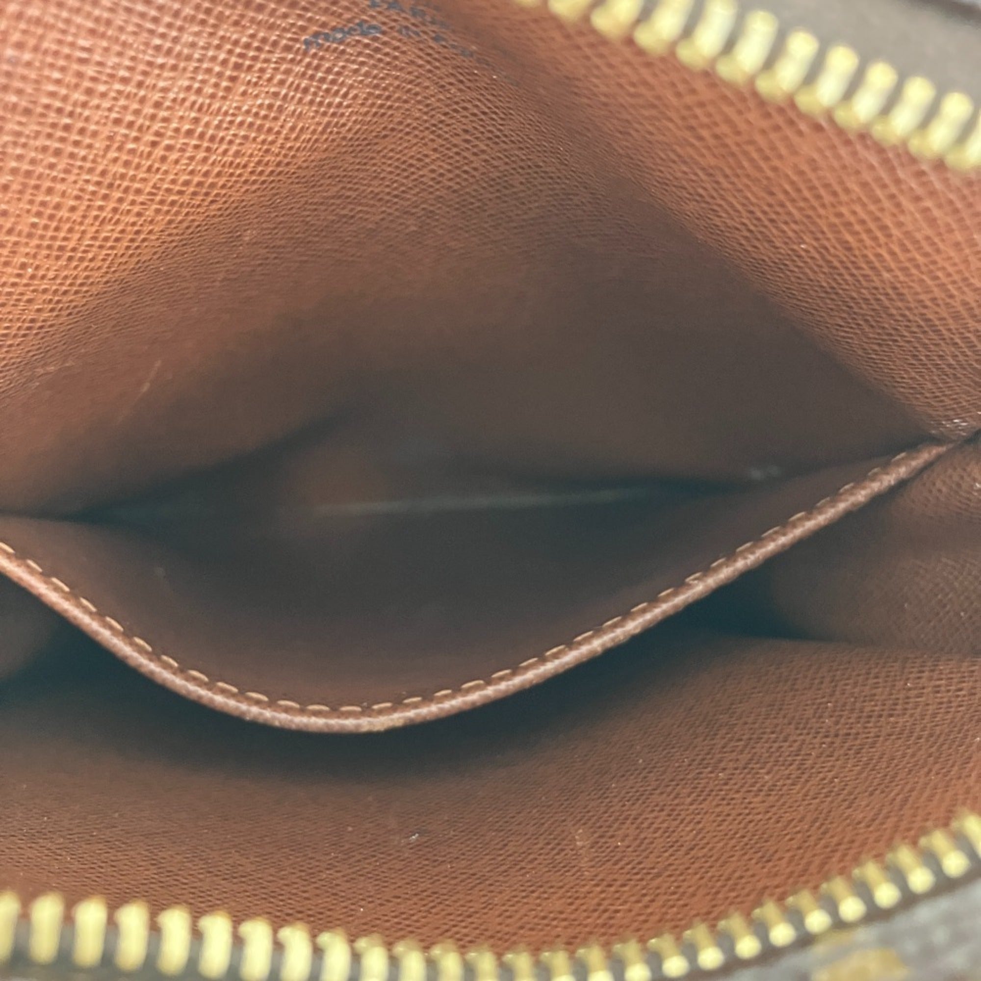 Louis Vuitton Brown Monogram Monogram Shoulder Bag (Pre-Owned)