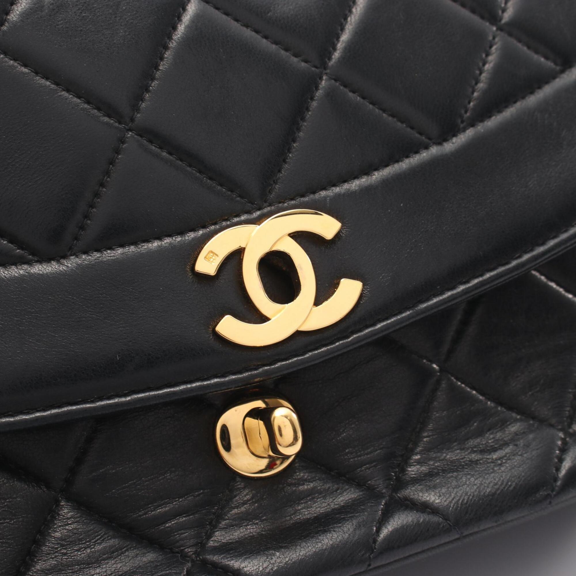 Chanel Black Leather Handbag Shoulder Bag (Pre-Owned)