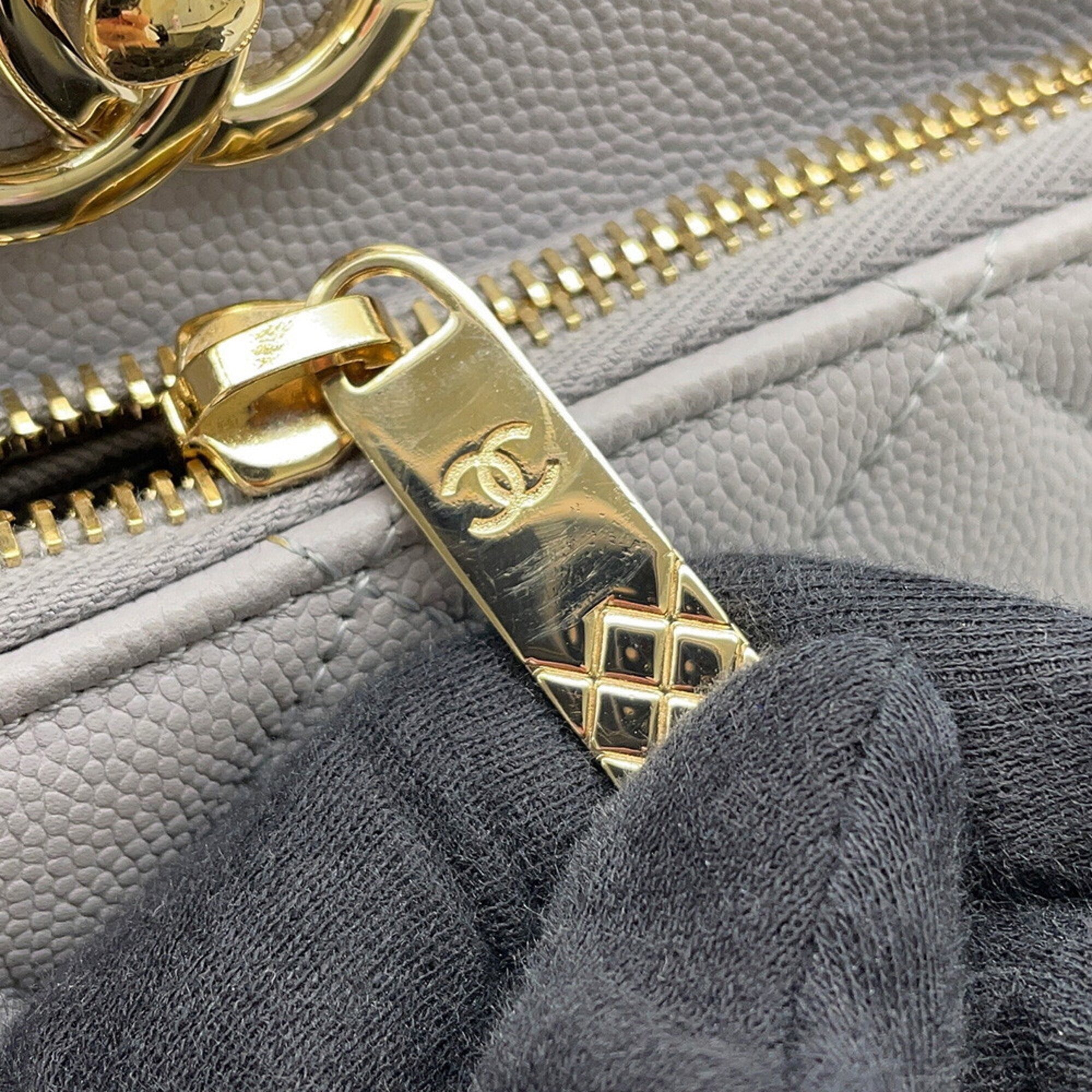 Chanel Matelasse Gray Grained Calfskin Handbag Shoulder Bag (Pre-Owned)