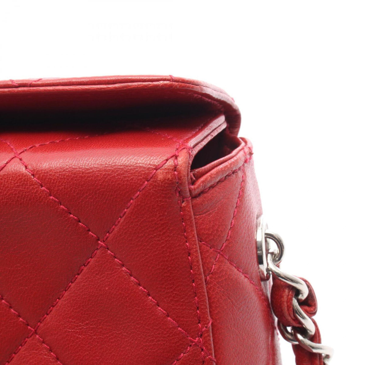 Chanel Red Color Leather Handbag (Pre-Owned)