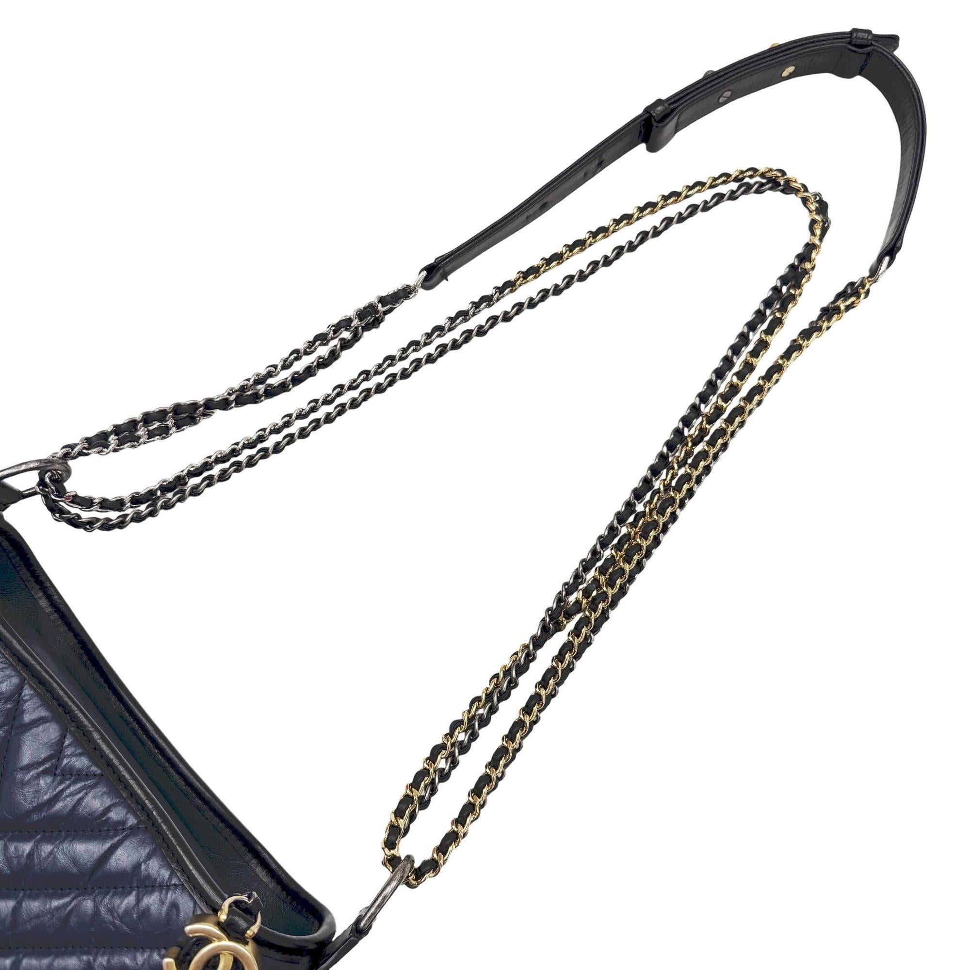 Chanel Black Navy Leather Shoulder Bag (Pre-Owned)