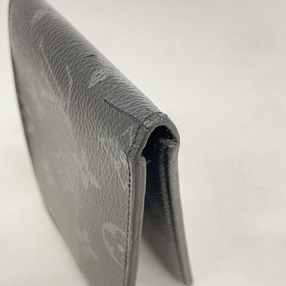 Louis Vuitton Black Bill Wallet (Bi-Fold) (Pre-Owned)