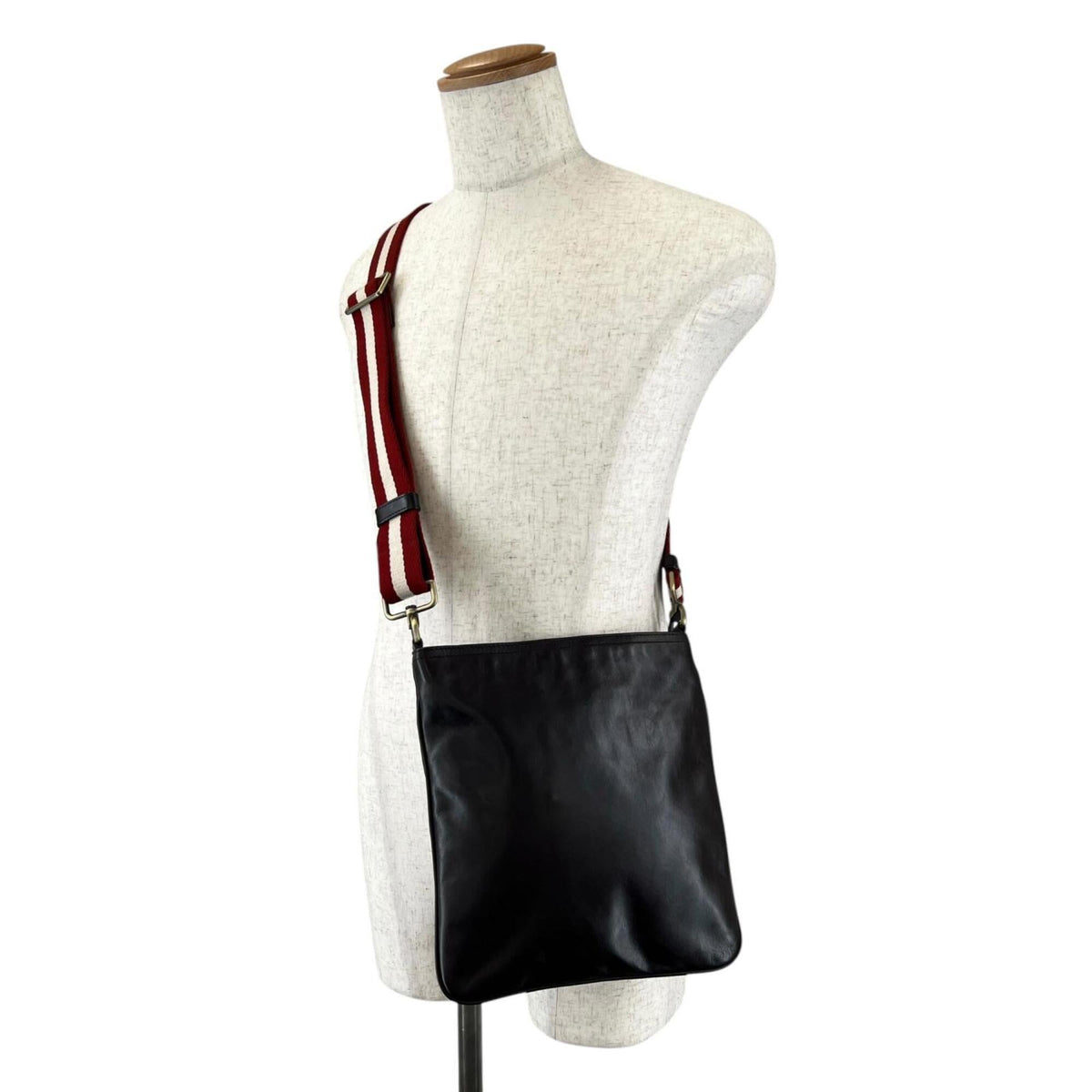 Bally Dark Brown Leather Shoulder Bag (Pre-Owned)