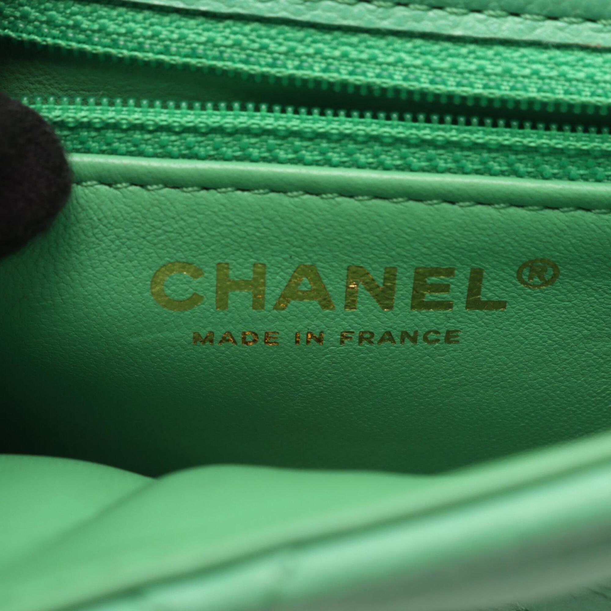 Chanel Green Grained Calfskin Handbag Shoulder Bag (Pre-Owned)