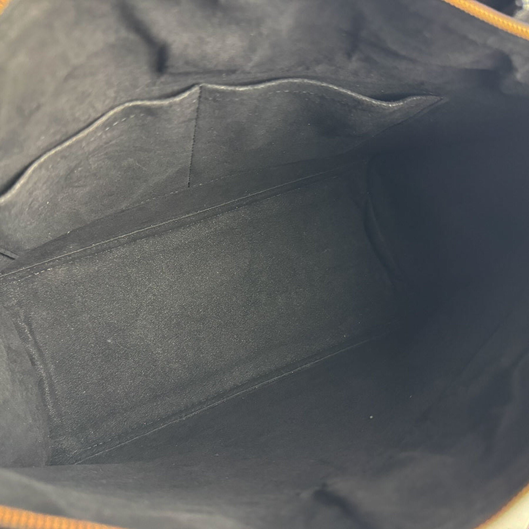 Louis Vuitton Black Leather Handbag Shoulder Bag (Pre-Owned)