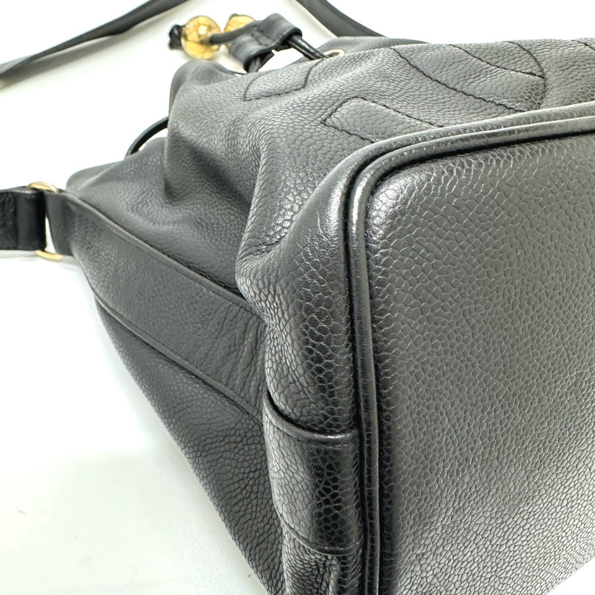 Chanel Black Leather Shoulder Bag (Pre-Owned)