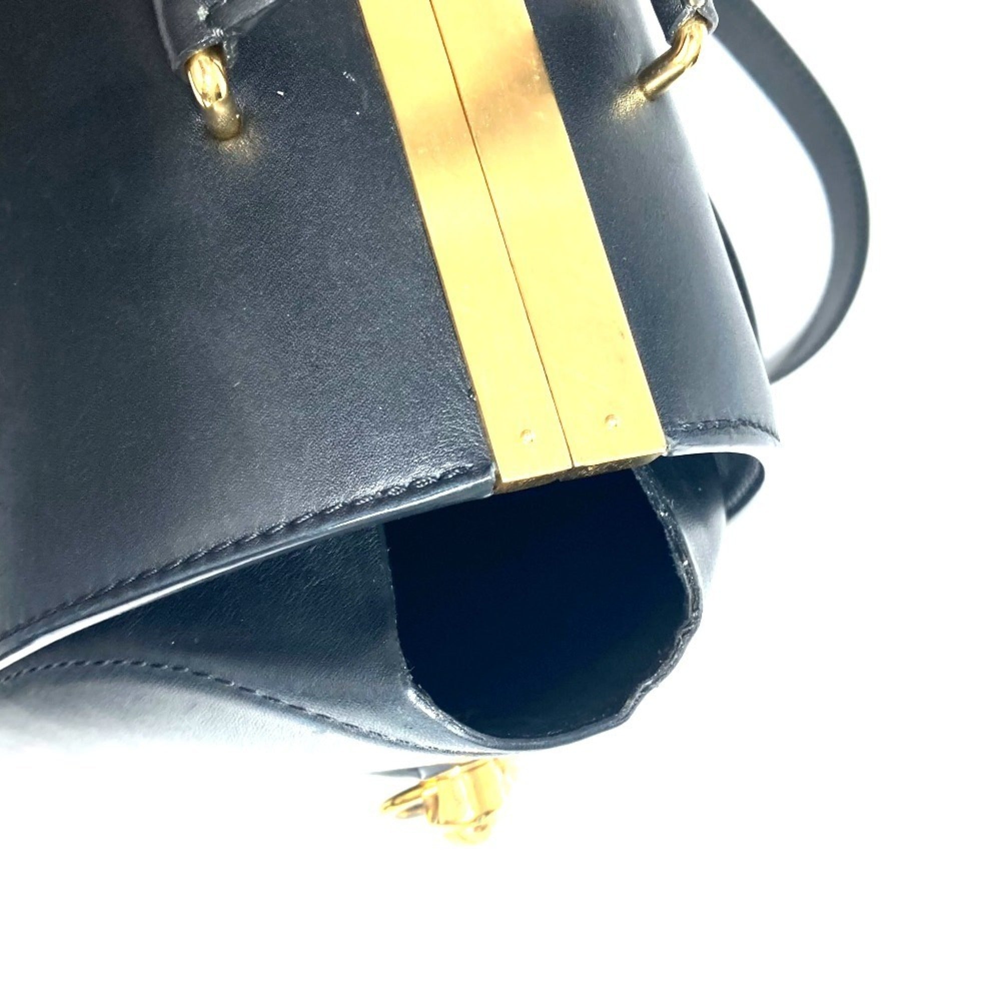 Louis Vuitton Black Leather Handbag Shoulder Bag (Pre-Owned)