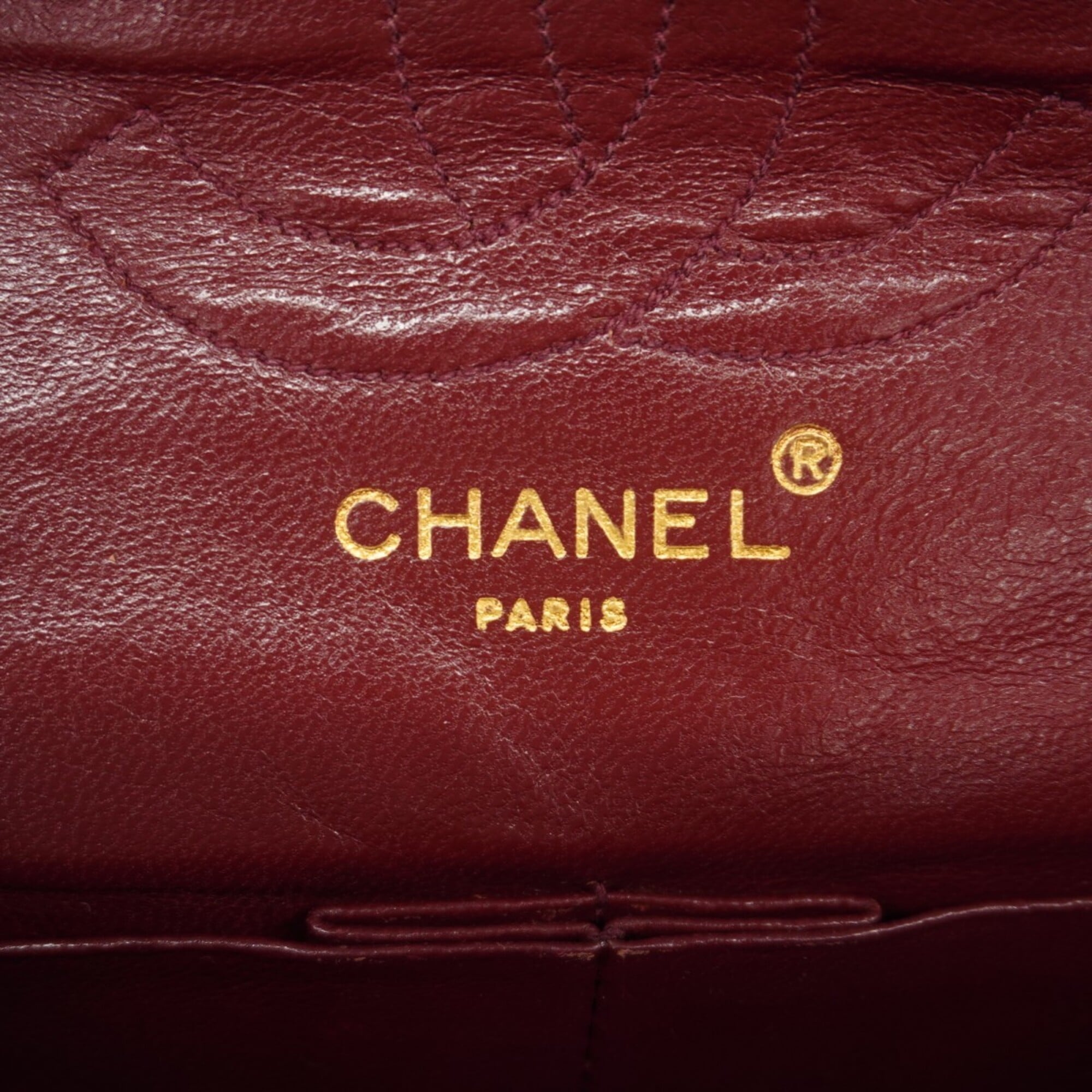 Chanel Black Leather Shoulder Bag (Pre-Owned)