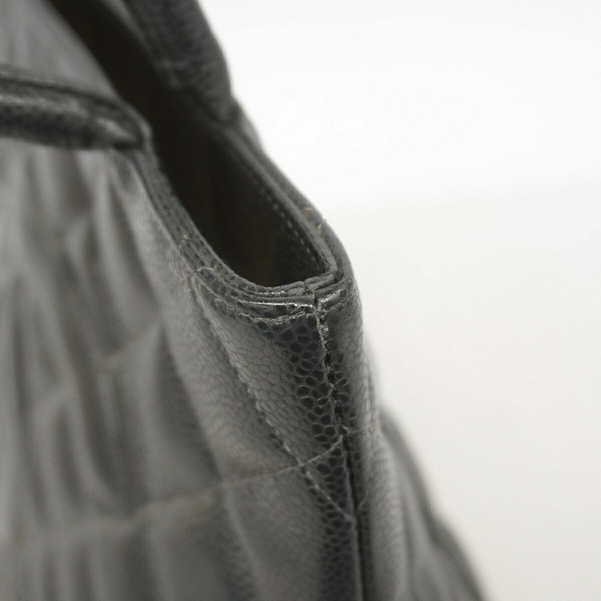Chanel Black Grained Calfskin Tote Bag (Pre-Owned)