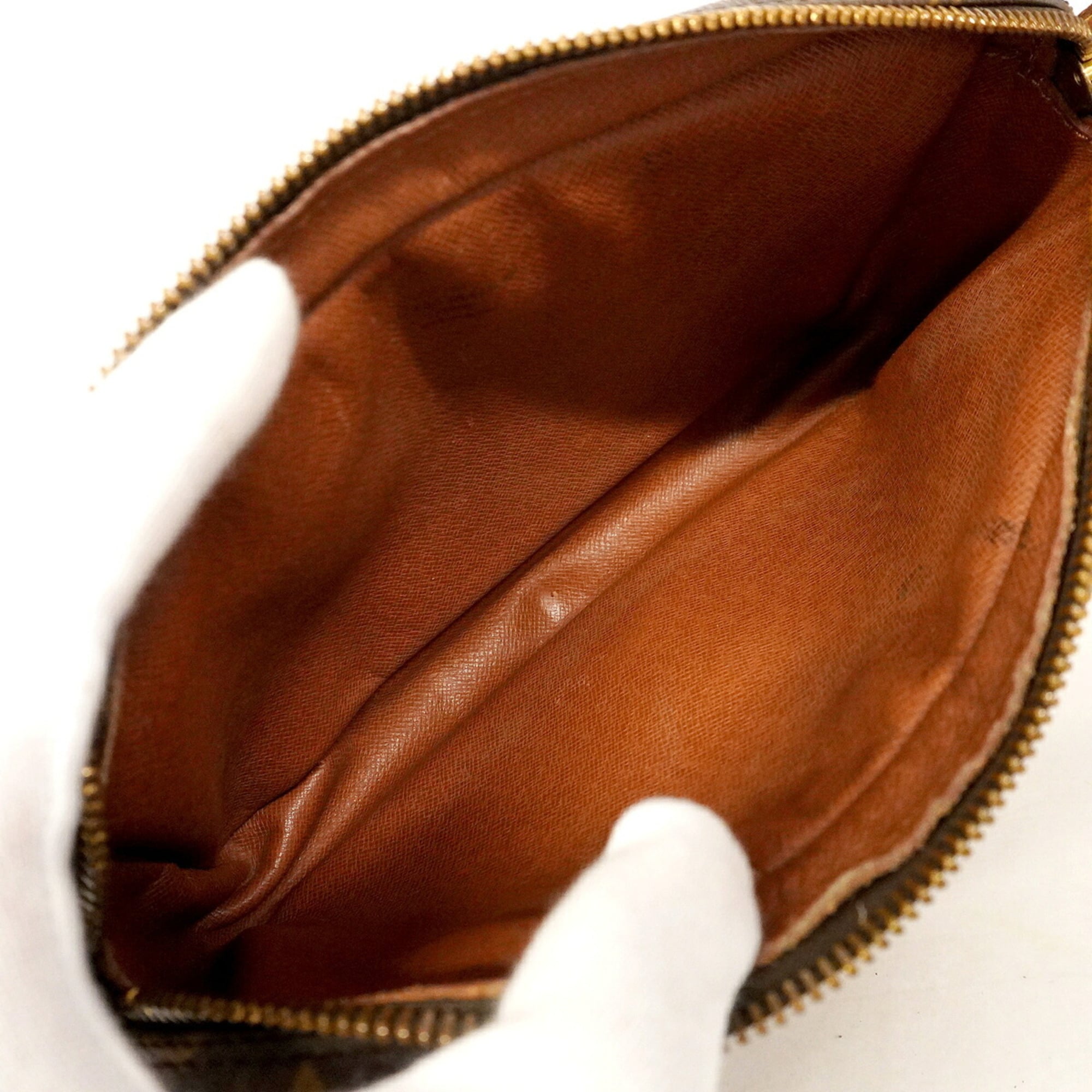 Louis Vuitton Brown Shoulder Bag (Pre-Owned)