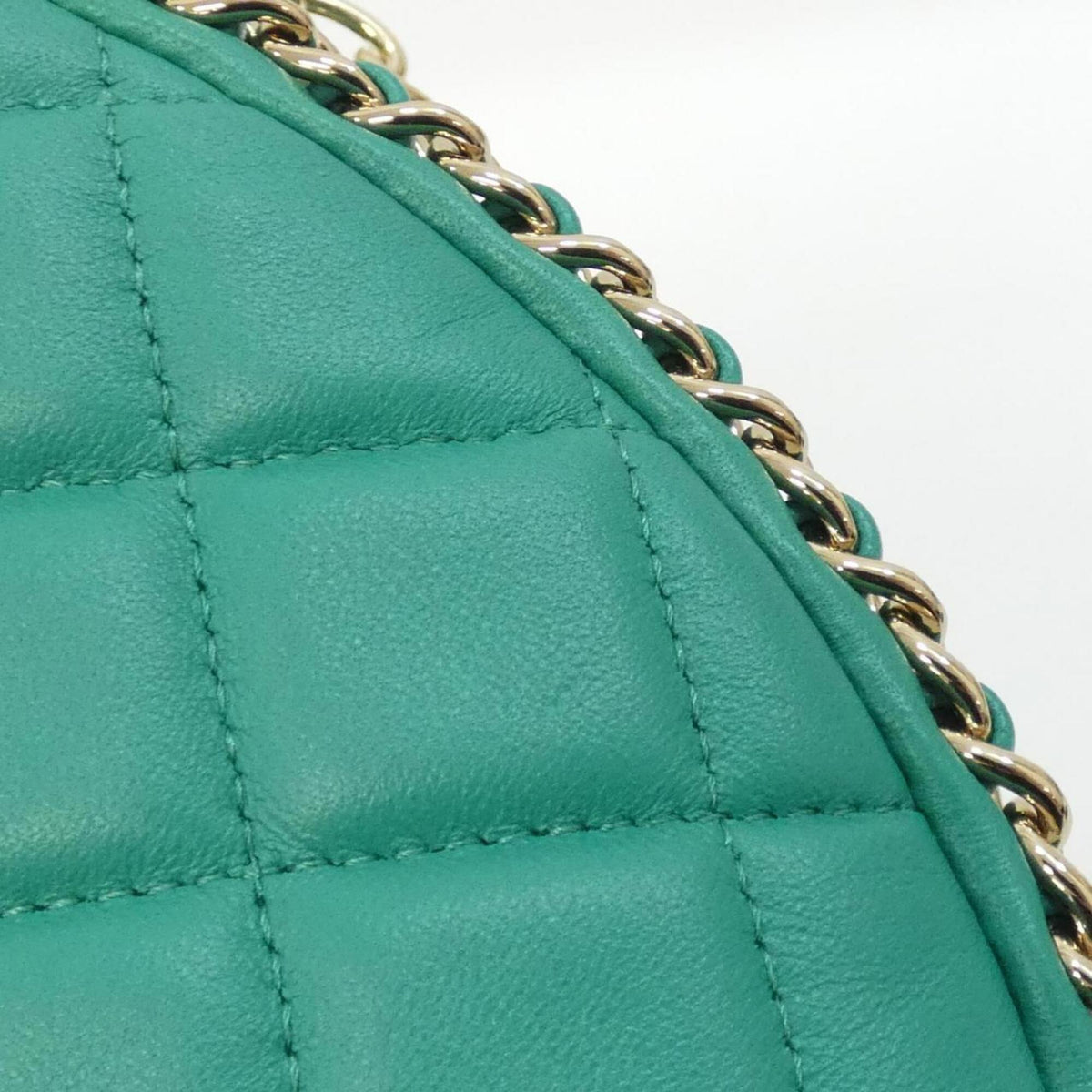 Chanel Green Leather Shoulder Bag (Pre-Owned)