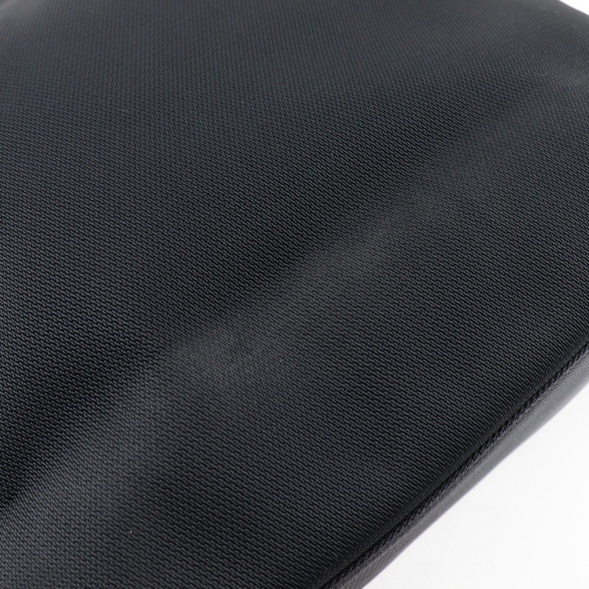 Salvatore Ferragamo Black Nylon Canvas Shoulder Bag (Pre-Owned)