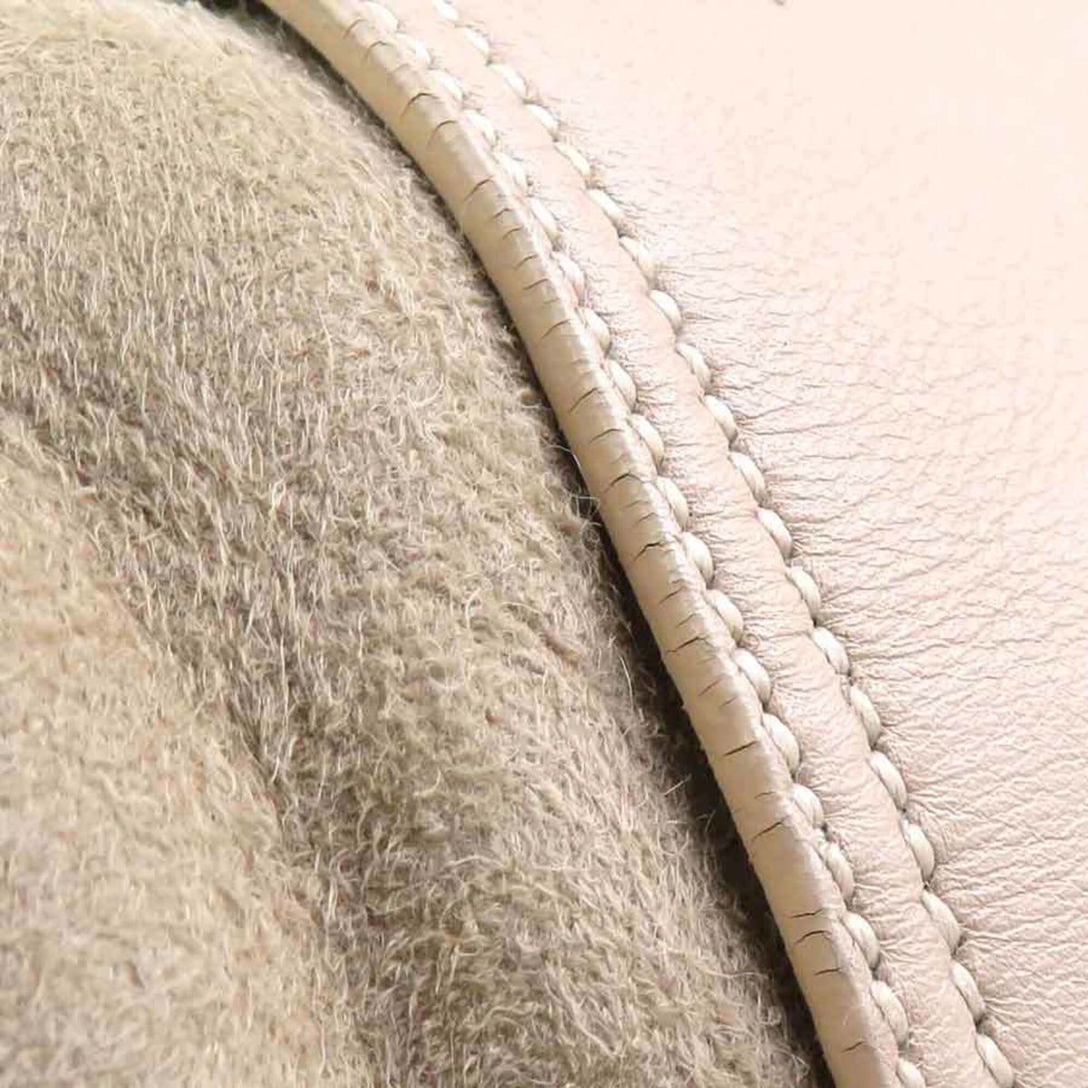 Salvatore Ferragamo Beige Pink Beige Leather Shoulder Bag (Pre-Owned)