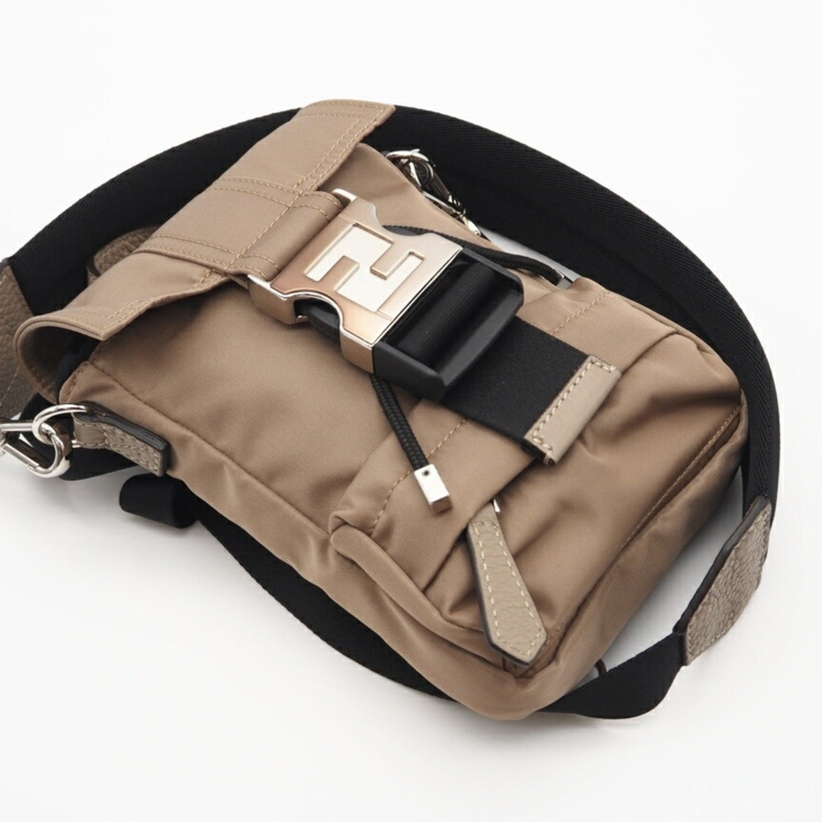 Fendi Beige Nylon Shoulder Bag (Pre-Owned)