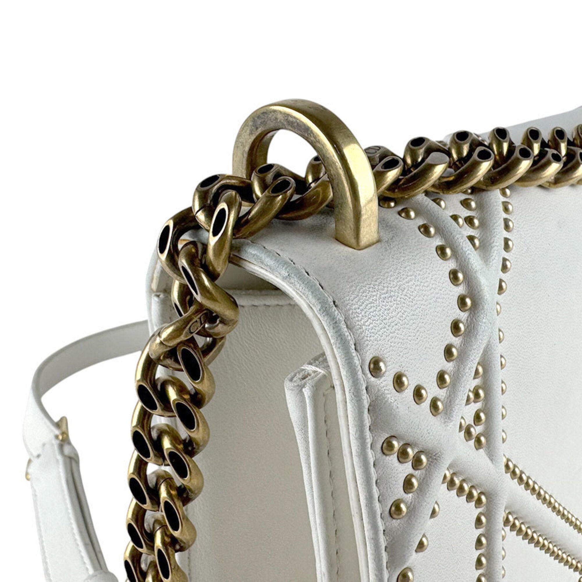 Christian Dior White Leather Shoulder Bag (Pre-Owned)