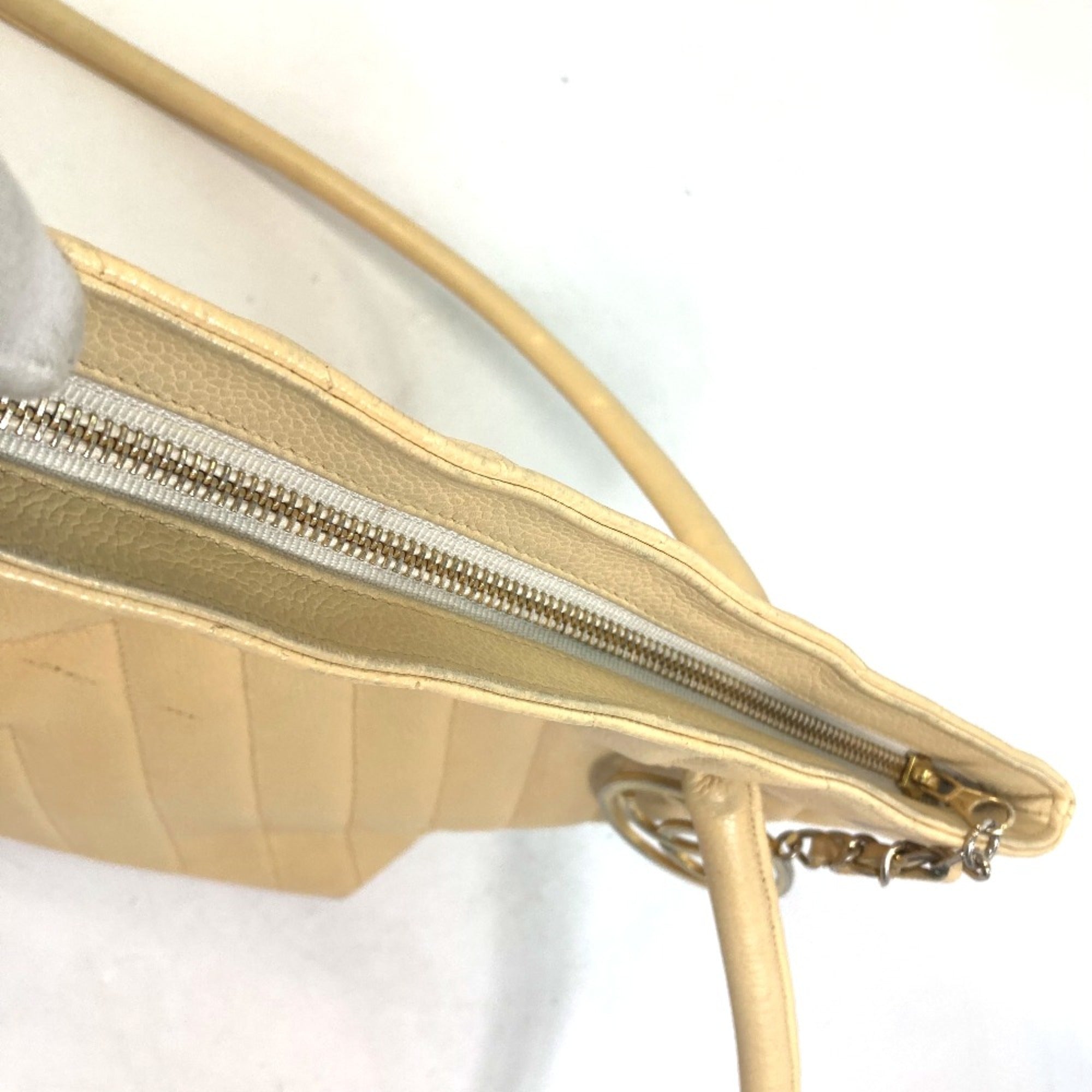 Chanel Yellow Leather Shoulder Bag (Pre-Owned)