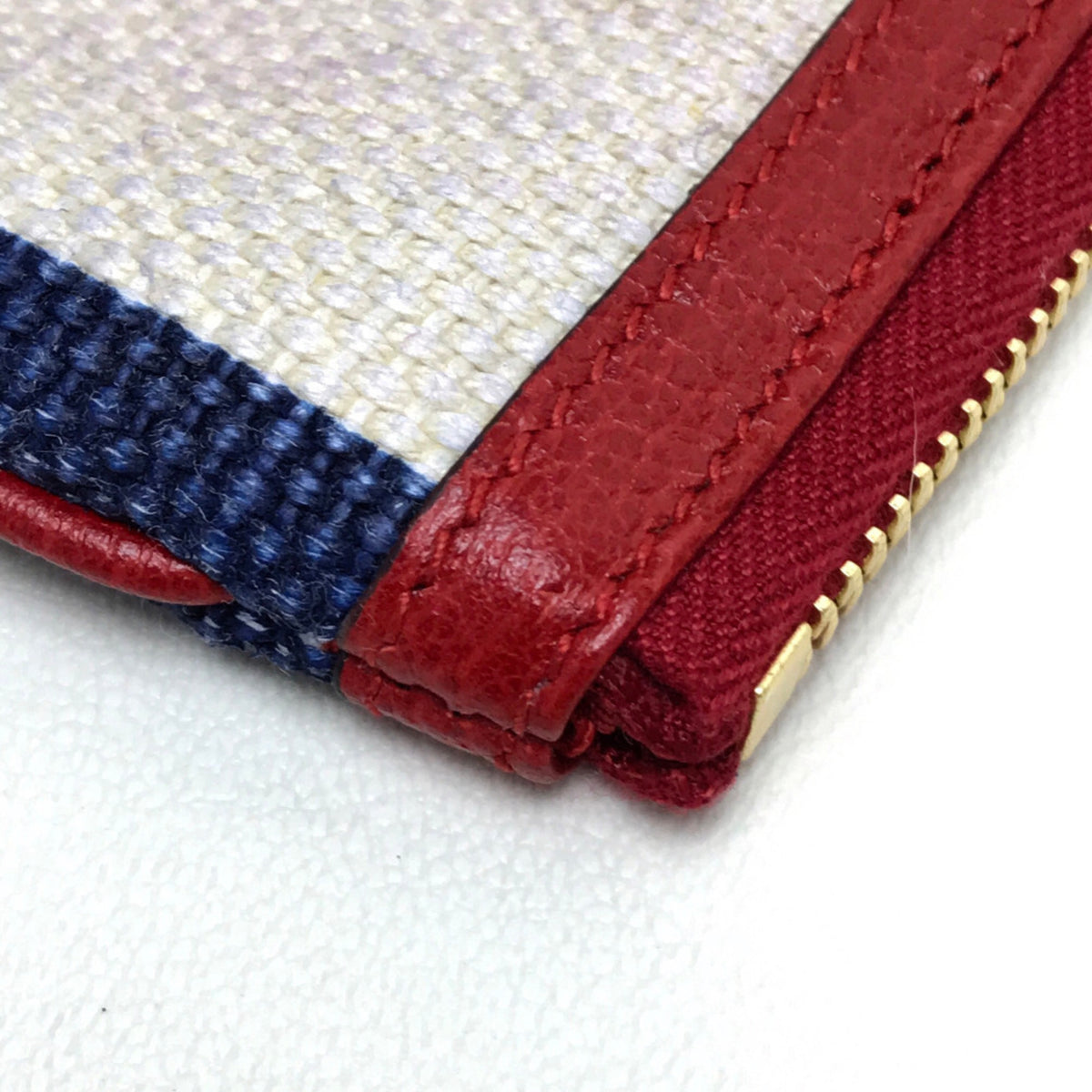 Gucci Red Other Clutch Bag (Pre-Owned)