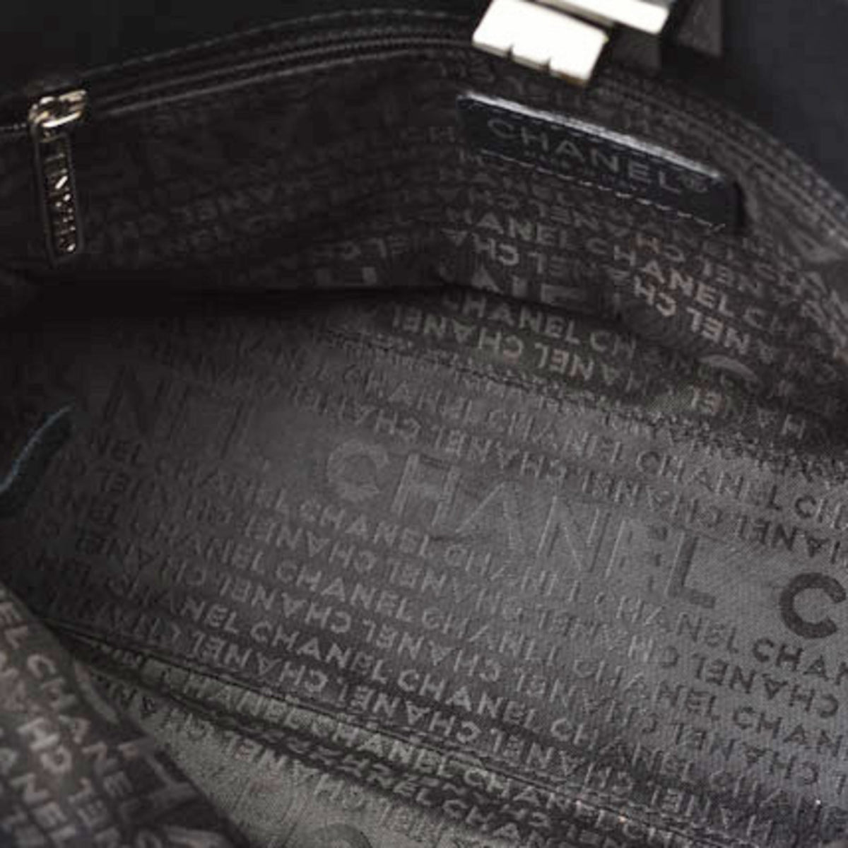 Chanel Black Patent Leather Tote Bag (Pre-Owned)