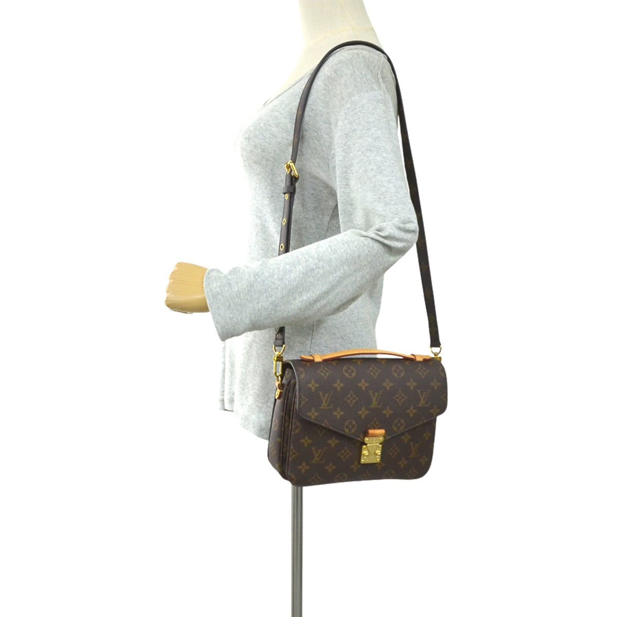 Louis Vuitton Brown Monogram Monogram Pochette Shoulder Bag (Pre-Owned)