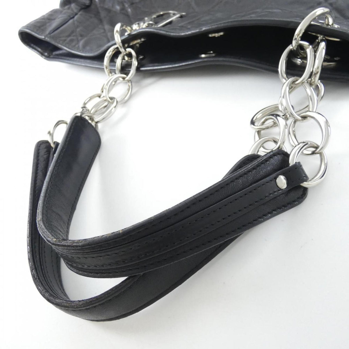 Christian Dior Black Leather Handbag (Pre-Owned)
