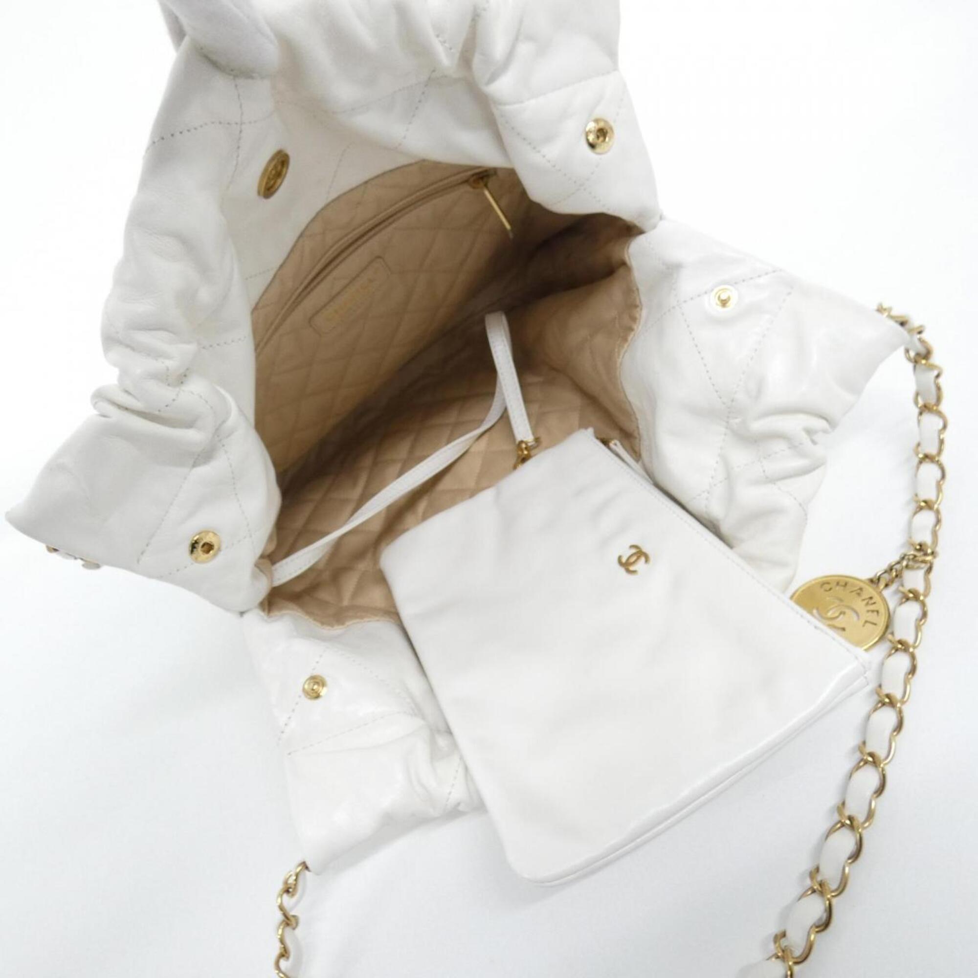Chanel White Leather Shoulder Bag (Pre-Owned)