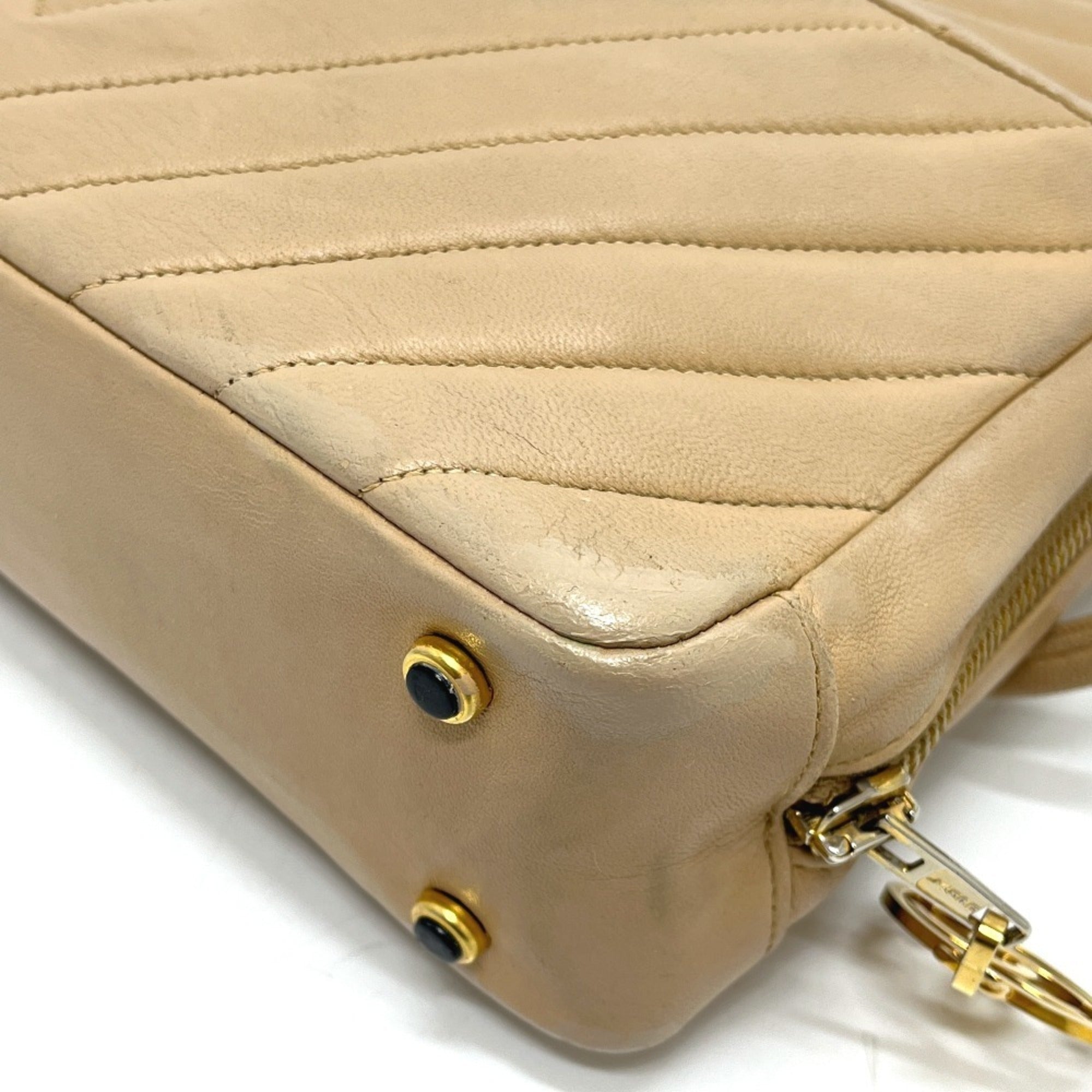 Chanel Beige Leather Handbag Shoulder Bag (Pre-Owned)
