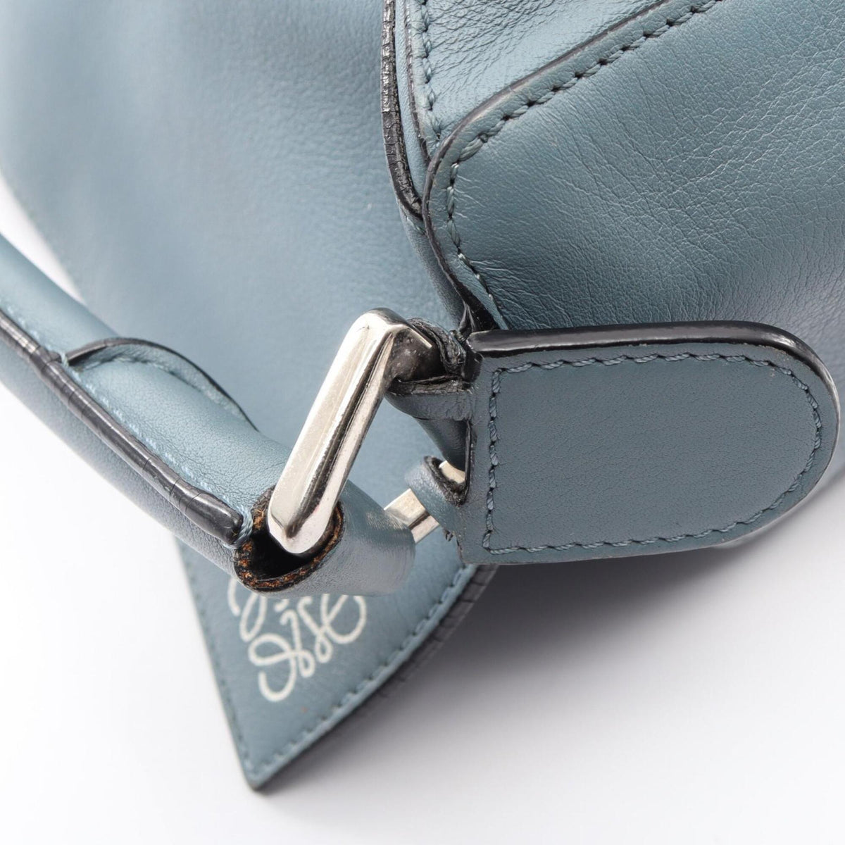 Loewe Blue Leather Handbag (Pre-Owned)
